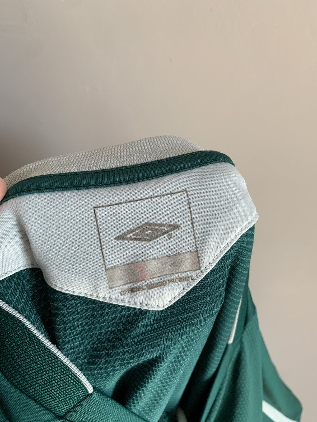 Umbro × Vintage Celtic Glasgow 2004 Away Football Shirt Vintage Umbro Soccer Size US L / EU 52-54 / 3 - 13 Thumbnail