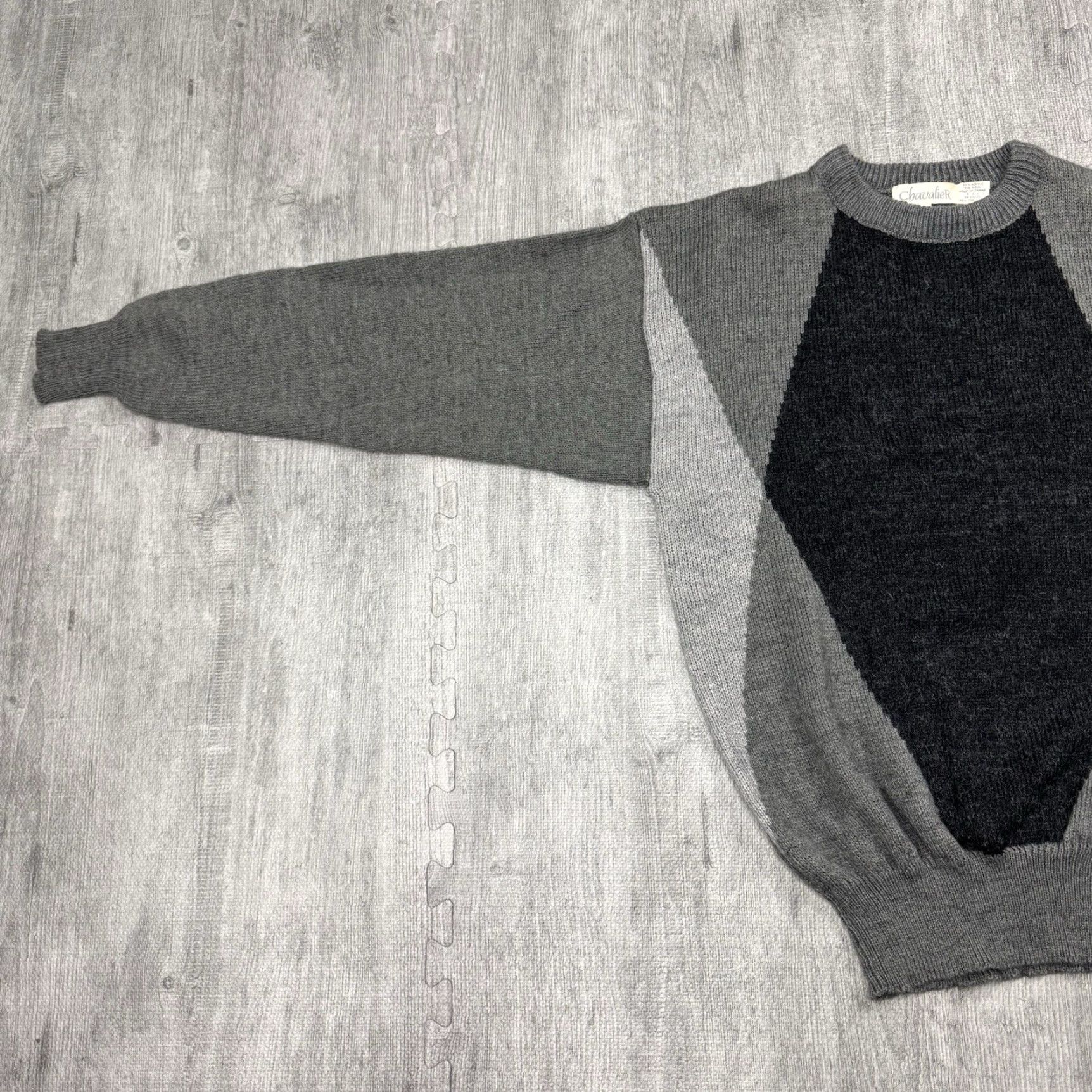 Vintage VTG 80S 90S CHAVALIER DIAMOND ARGYLE GEOMETRIC GRAYSCALE WOOL BLEND CREW SWEATER MENS M Size US M / EU 48-50 / 2 - 4 Thumbnail
