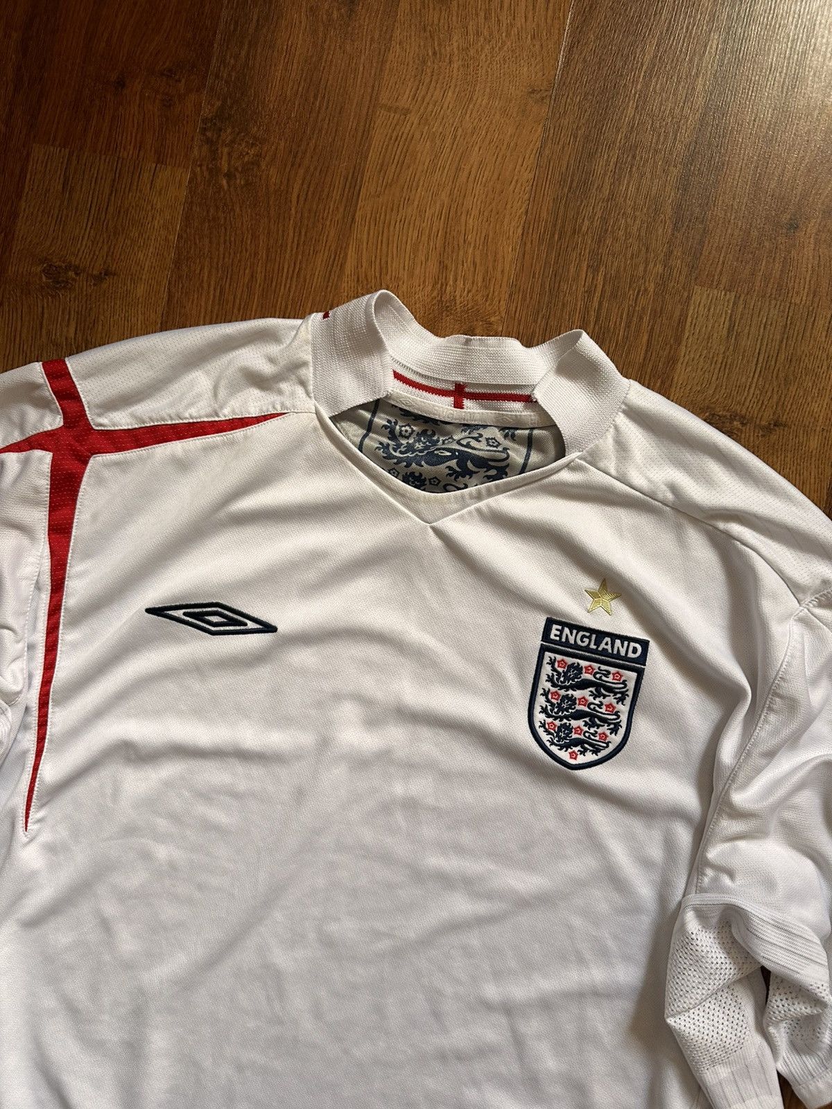 Umbro Vintage Umbro England Home Jersey 2007/09 - 3 Lions -Archive Size US XXL / EU 58 / 5 - 2 Thumbnail