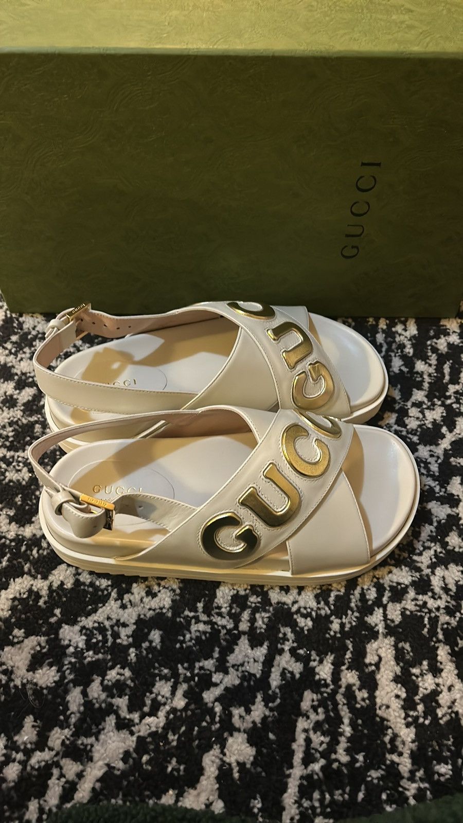 Gucci Gucci Logo Sandal White Metallic Gold size 36.5 Size US 6.5 / IT 36.5 - 3 Thumbnail