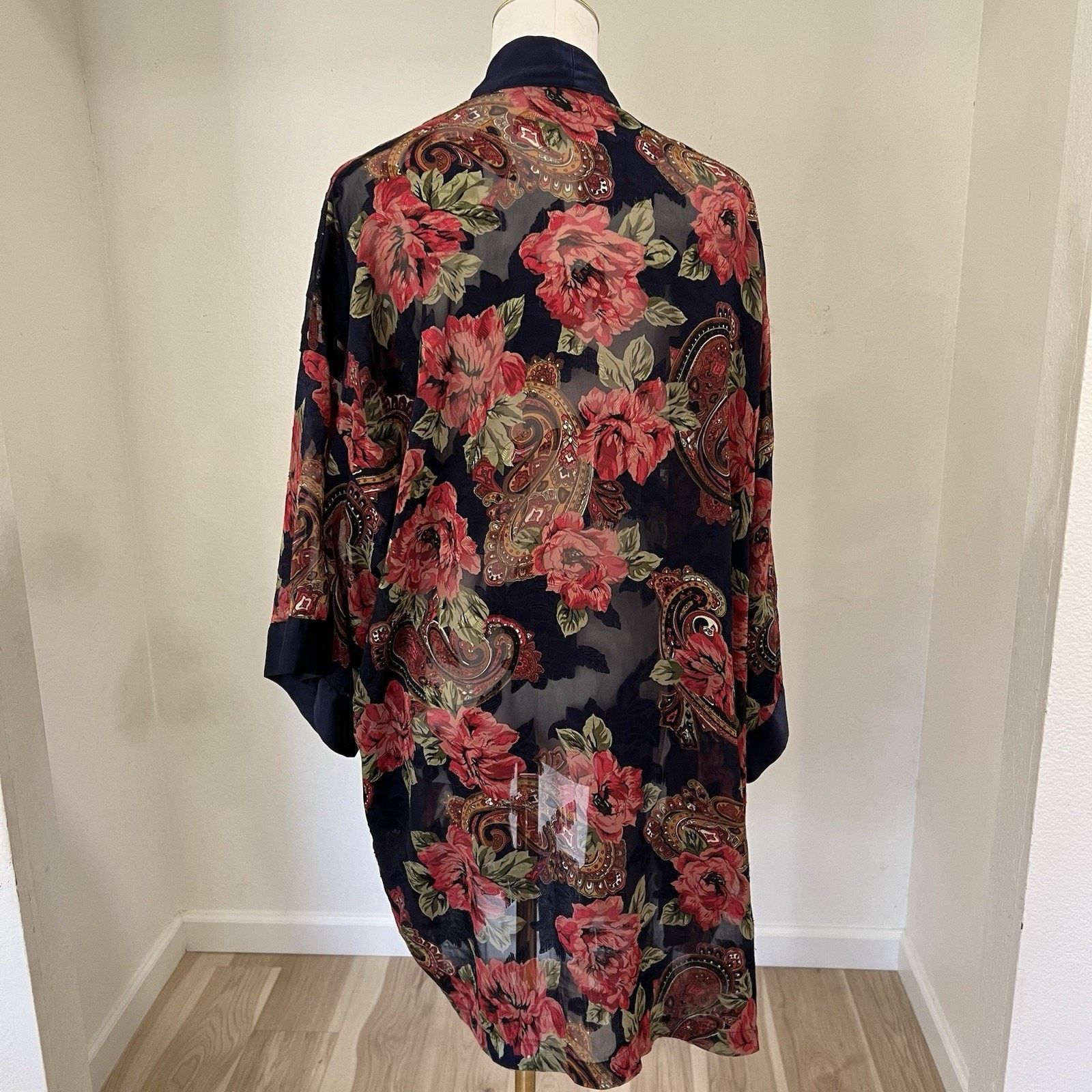 Victoria's Secret Vintage Victoria’s Secret Gold Label Robe Kimono Sheer Size ONE SIZE - 2 Thumbnail