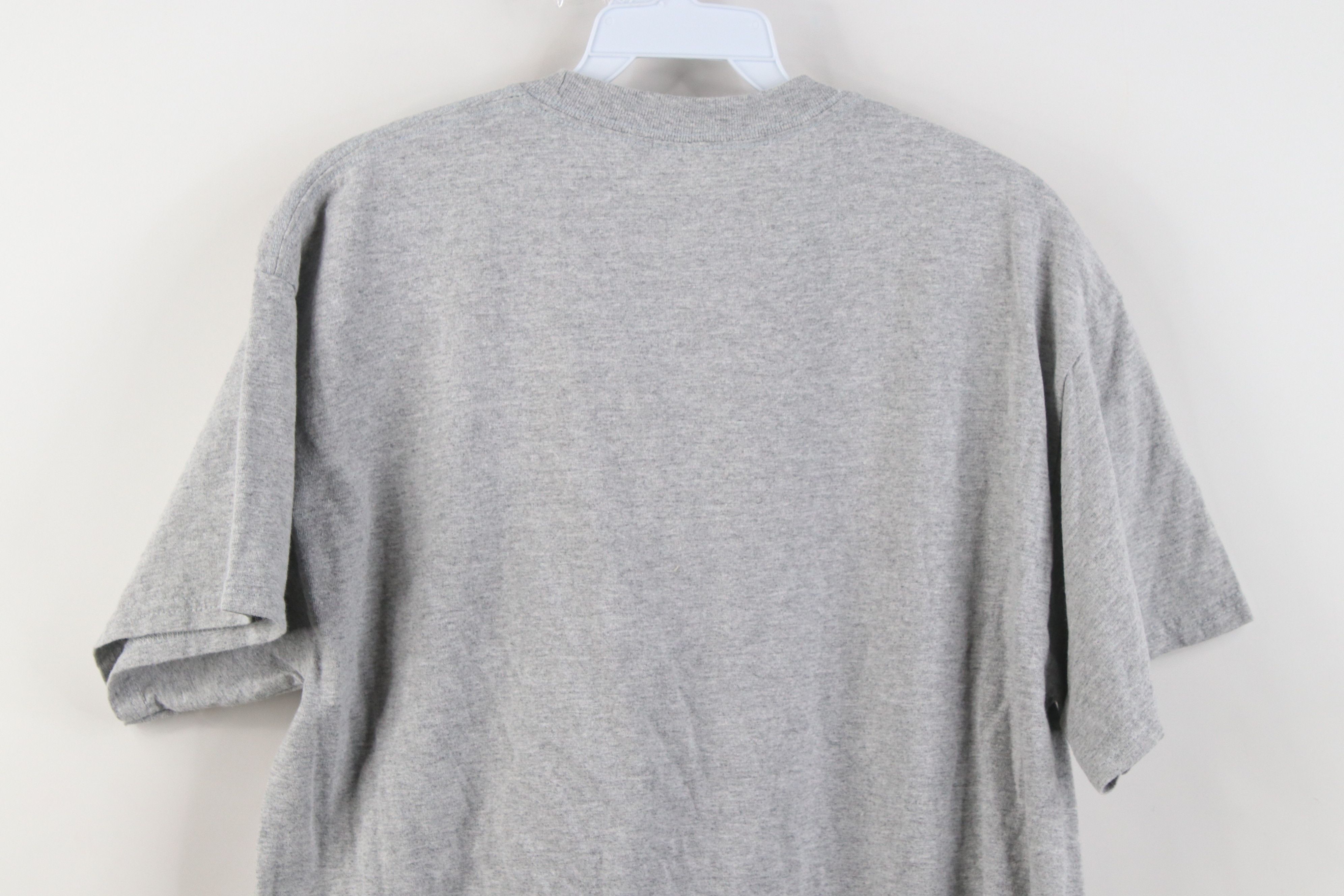 Vintage Vintage Y2K Champs Detroit Pistons Basketball T-Shirt Gray Size US L / EU 52-54 / 3 - 9 Thumbnail