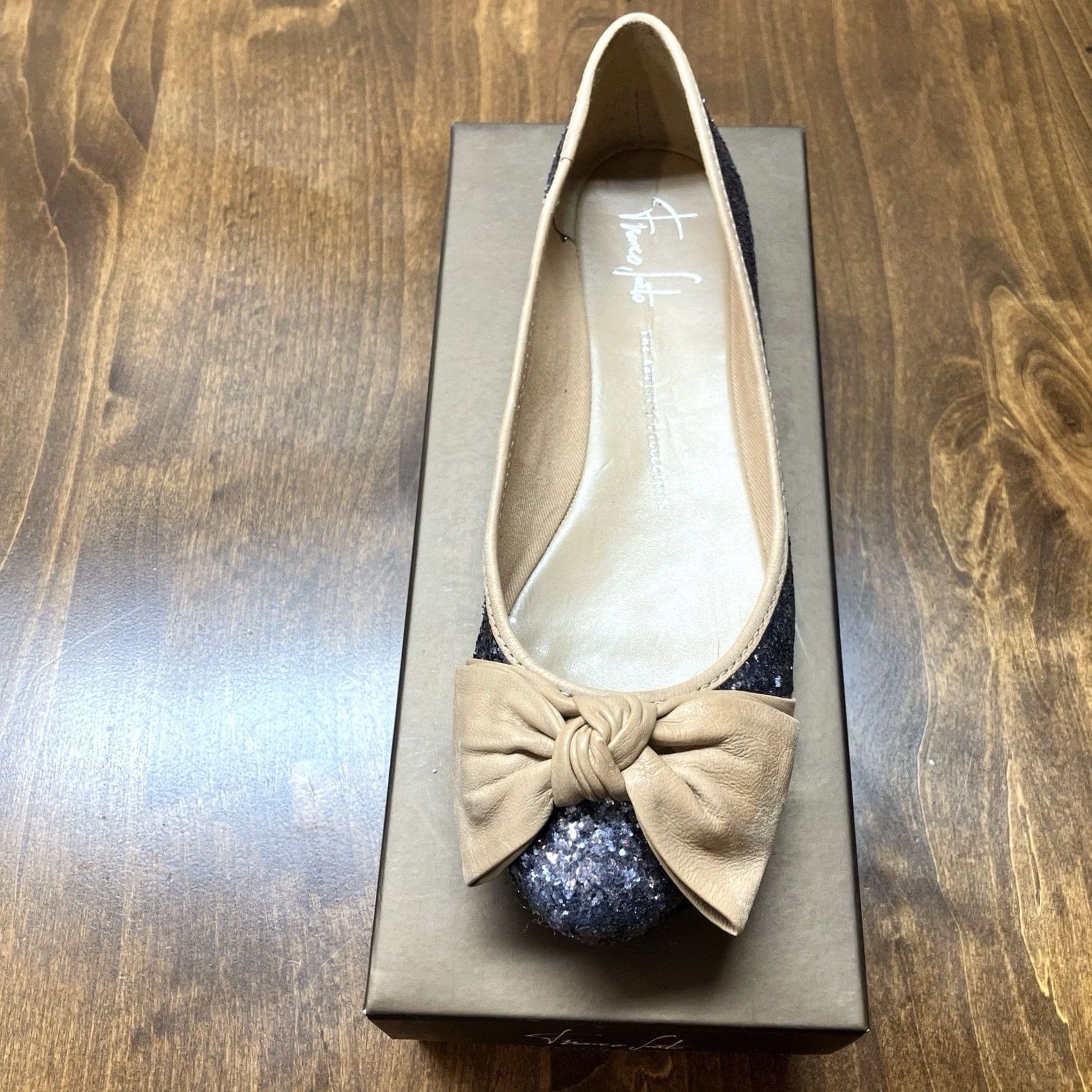 Franco Sarto Franco Sarto Glitter Ballet Flat Leather Bow Silver Pewter Slip On 8 Women Flats, M, Round Toe, Silver Glitter, Artisan Collection Size US 8 / IT 38 - 2 Thumbnail