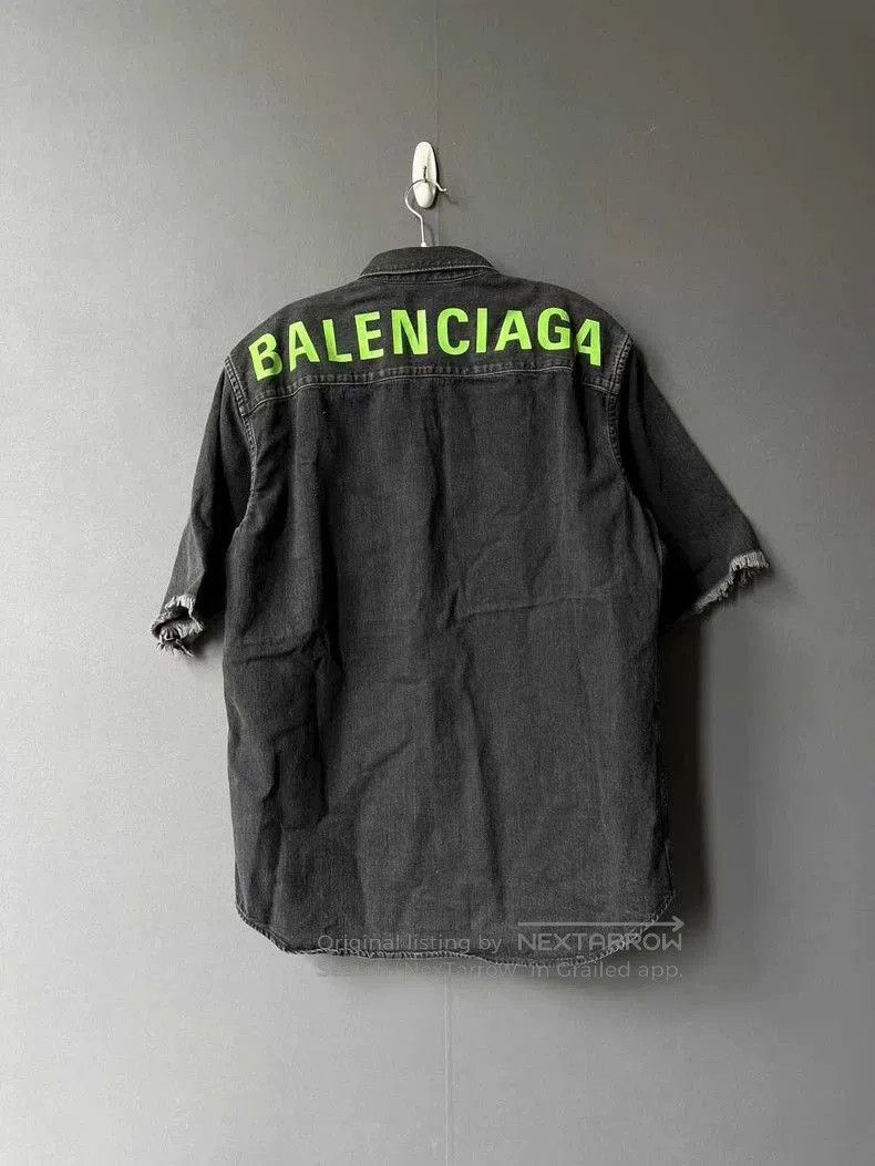 Balenciaga Balenciaga Logo Denim Short Sleeve Shirt. Size US M / EU 48-50 / 2 - 2 Thumbnail