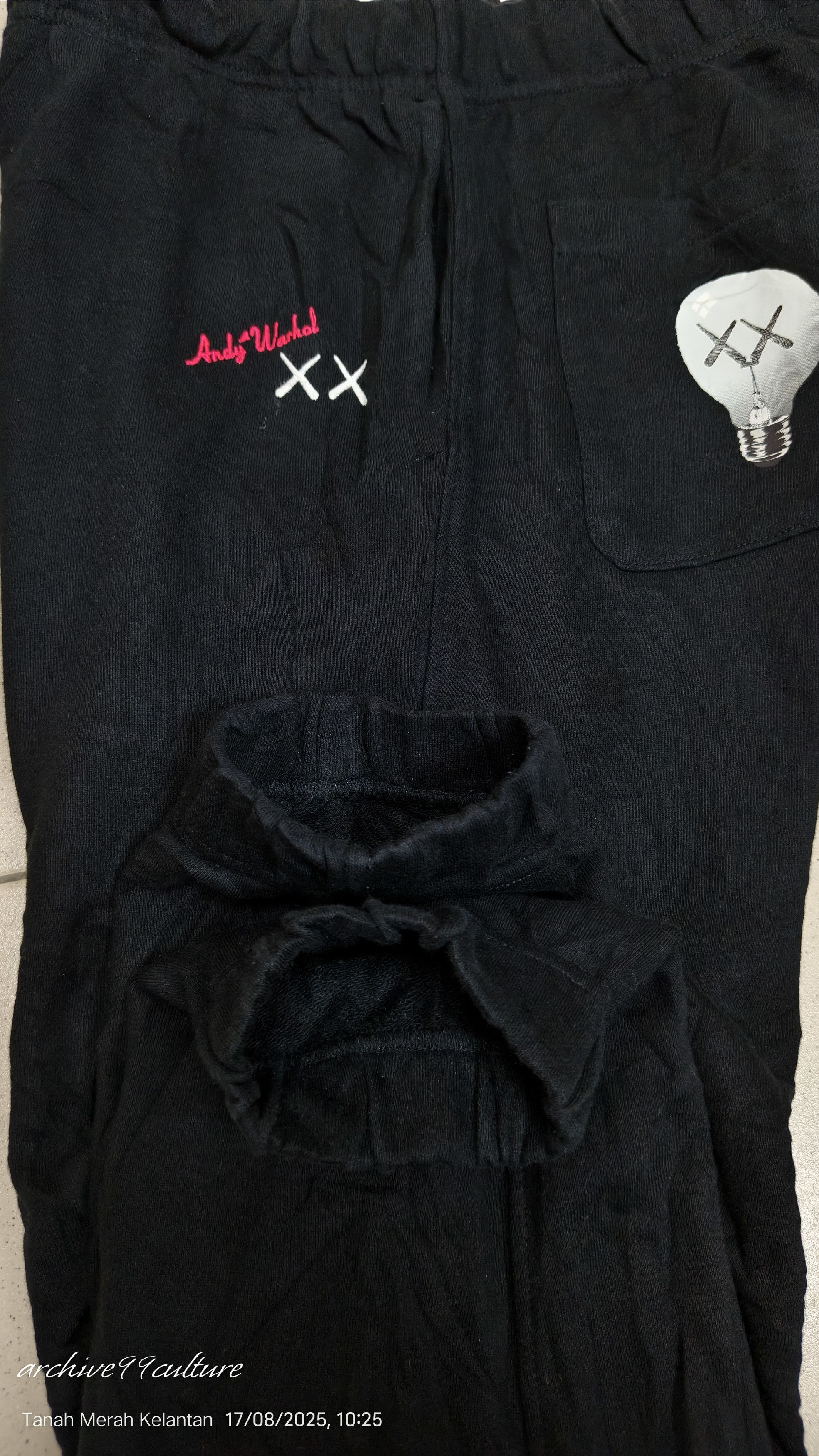 Andy Warhol × Kaws × Uniqlo Aw2024 UT x Kaws x Andy Warhol sweatpants Size US 30 / EU 46 - 11 Thumbnail