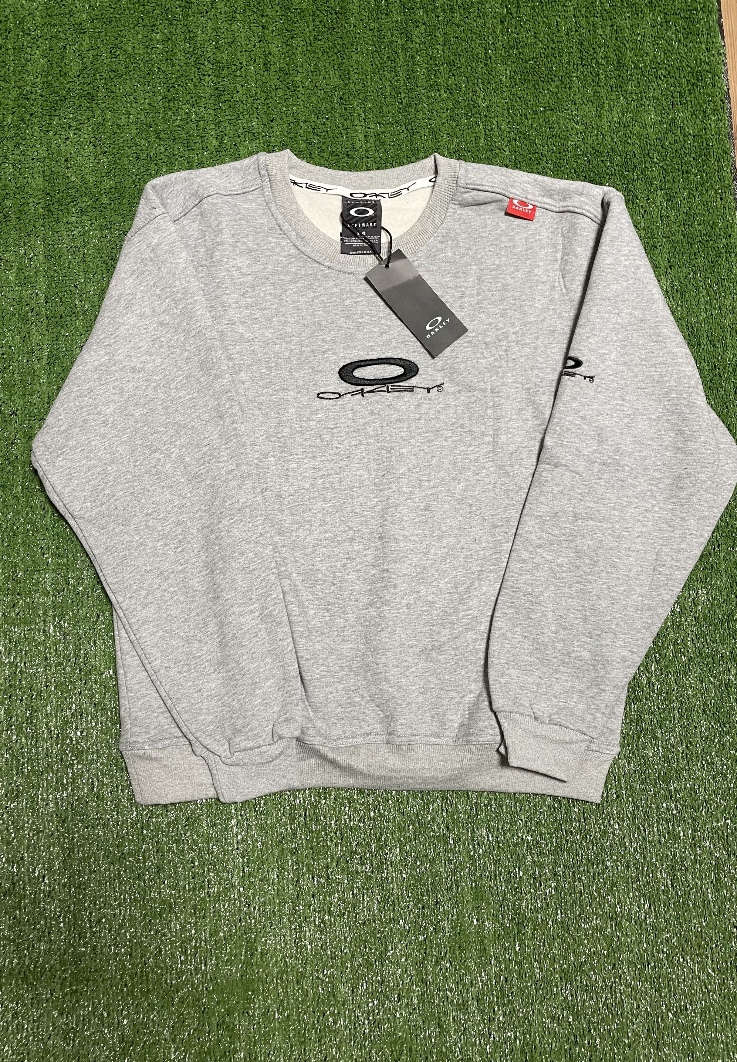 Oakley NWT Oakley Men's Medium Grey Crewneck Sweatshirt Large Back Size US M / EU 48-50 / 2 - 1 Thumbnail