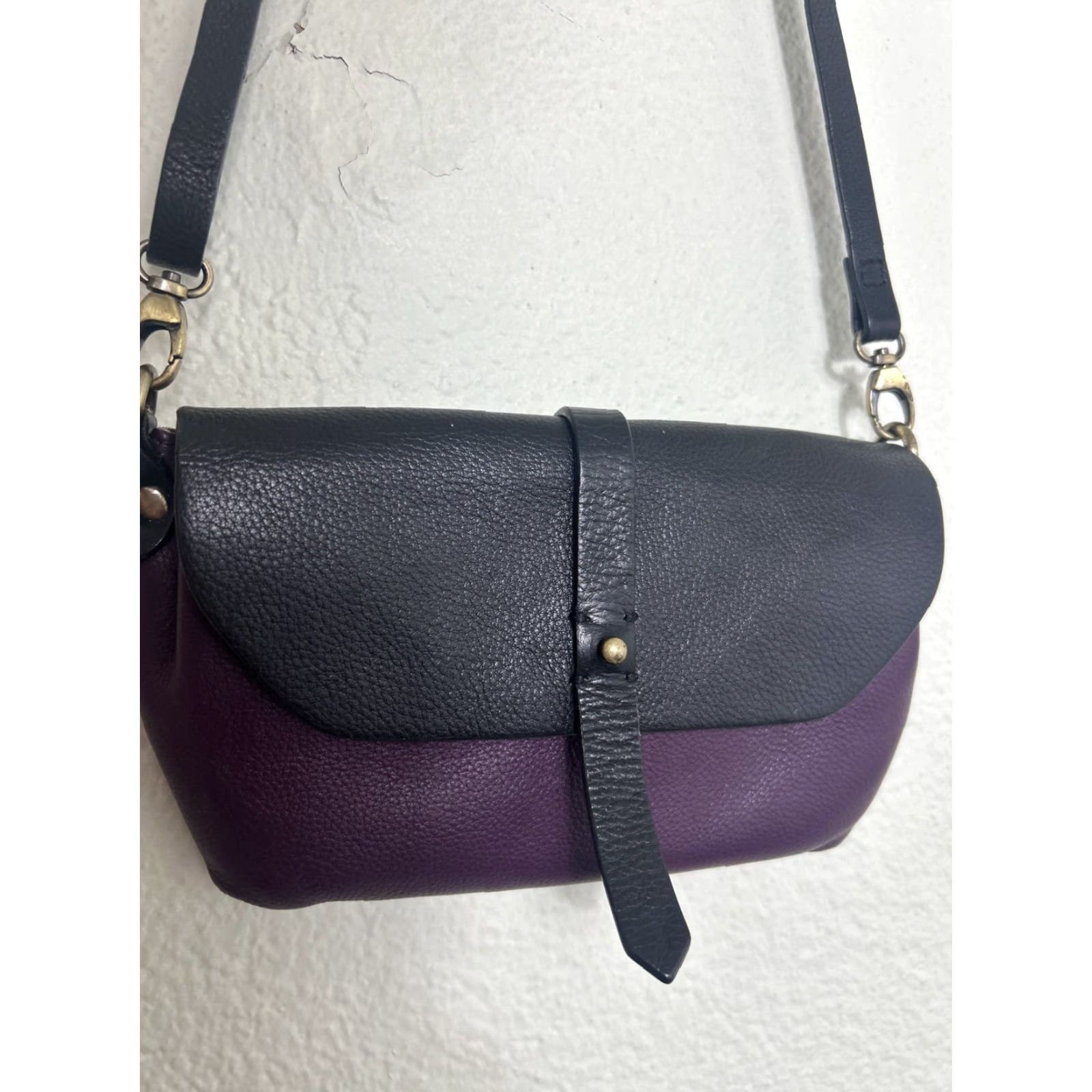 Vintage Hadaki Purple & Black Leather Crossbody Shoulder Bag Organizer Purse Clutch Size ONE SIZE - 3 Thumbnail