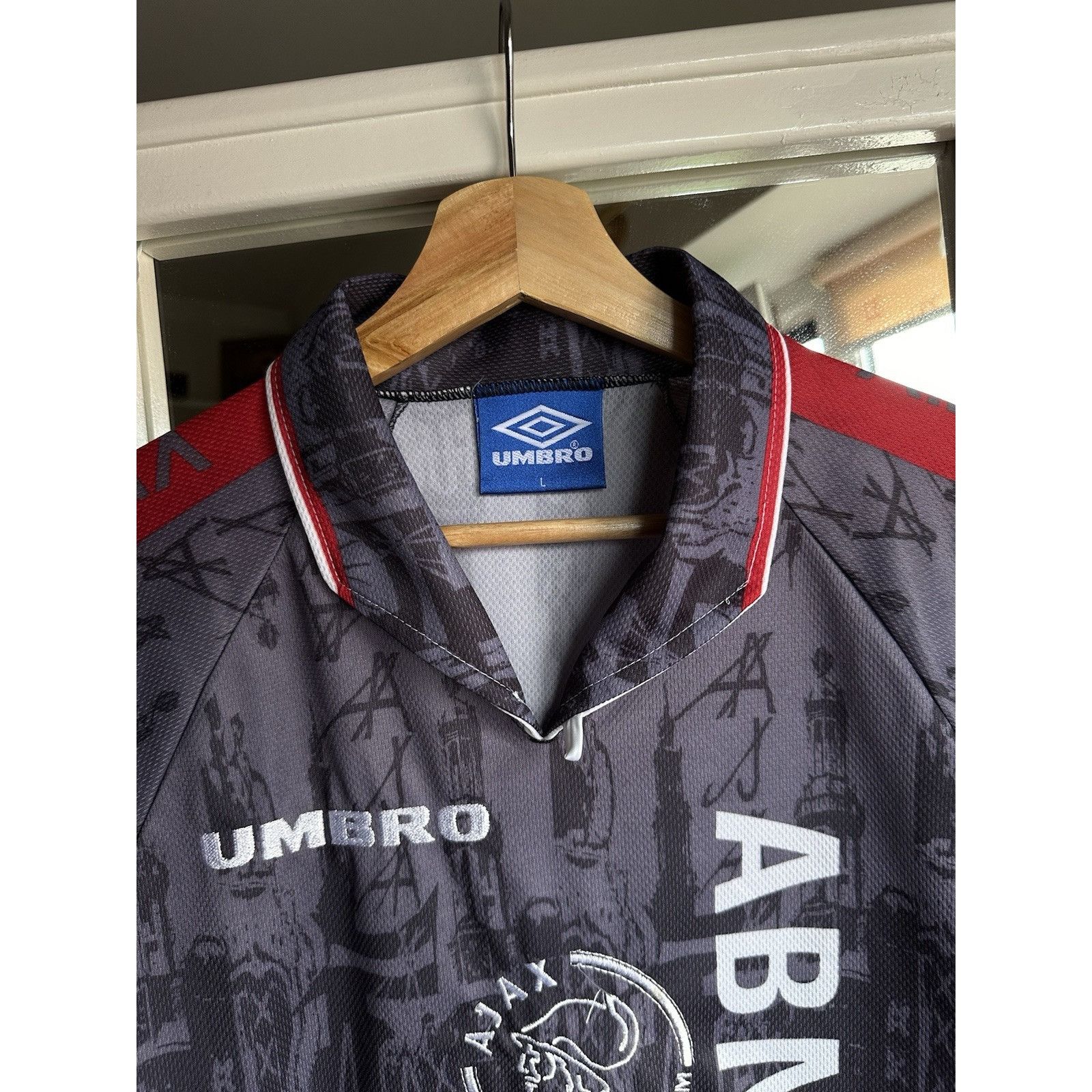 Umbro AJAX 1996 1997 AWAY SHIRT FOOTBALL SOCCER JERSEY UMBRO MENS Size US L / EU 52-54 / 3 - 4 Thumbnail