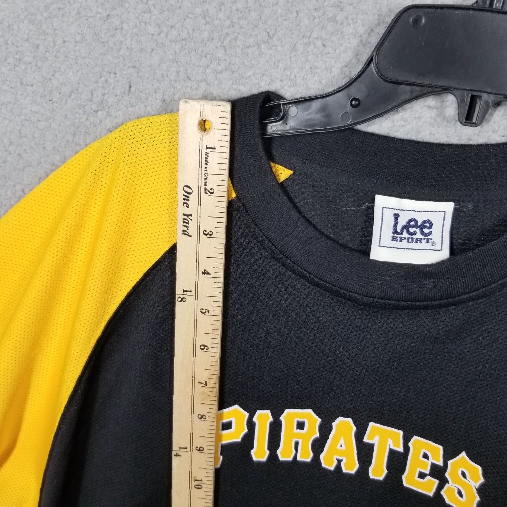 Lee VINTAGE 90s Lee Pittsburgh Pirates Black Baseball T-Shirt Adult Large Graphic Print Mens Size US L / EU 52-54 / 3 - 6 Thumbnail