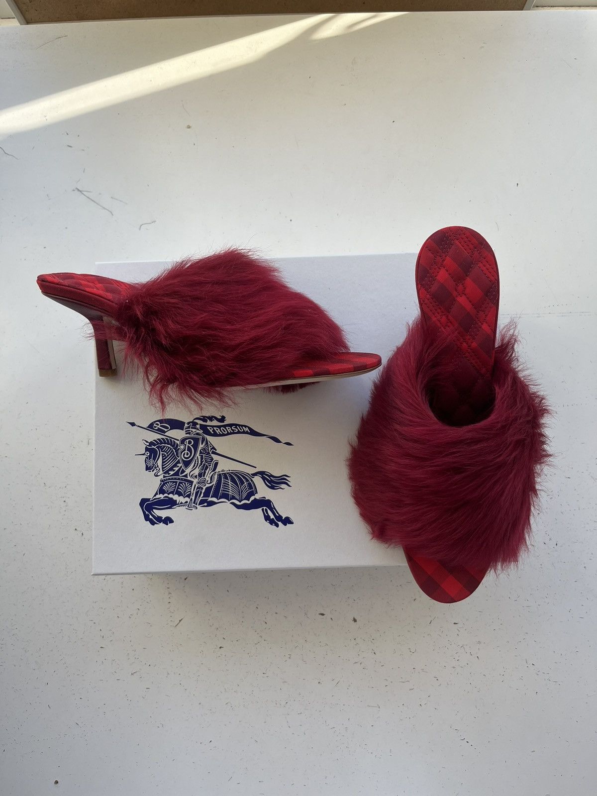 Burberry NWT Eu Size 37 Uk Size 4 Burberry Faux Fur RedHeels Slippers Size US 7 / IT 37 - 1 Thumbnail