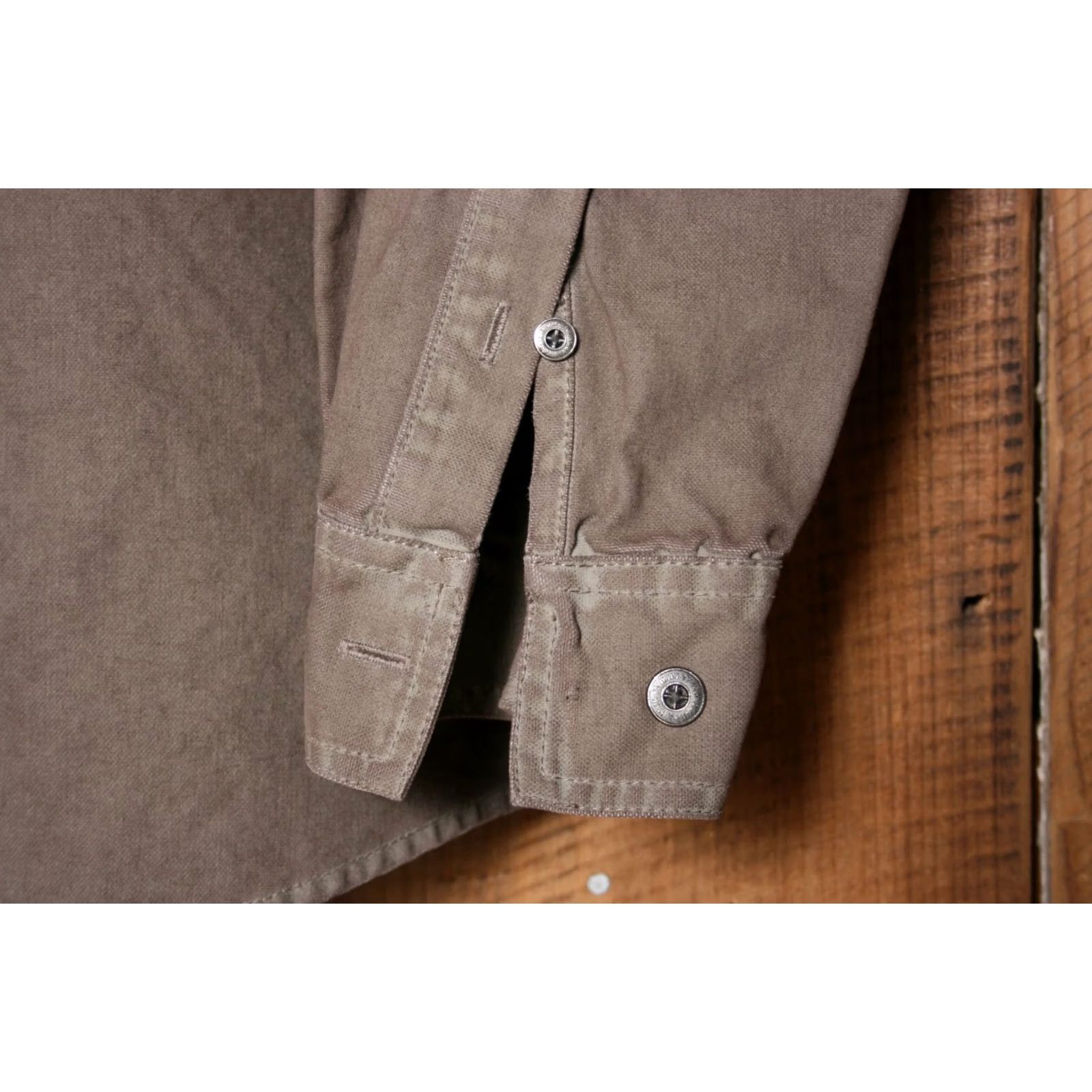 Harley Davidson VINTAGE Harley-Davidson Waxed Cotton Embroidered Graphic Button-Up Shirt Sz. L Men Brown Cotton Long Sleeve Button-Up Vintage 90s? Size US L / EU 52-54 / 3 - 5 Thumbnail