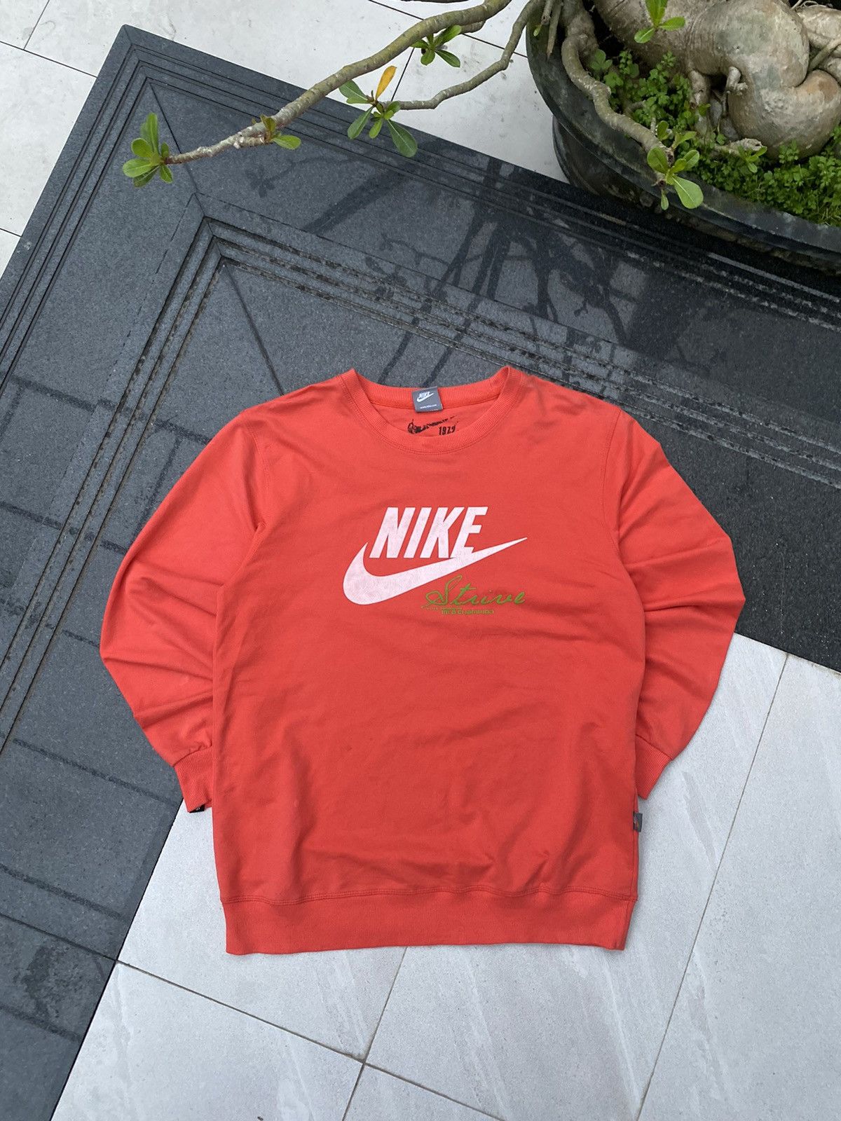 90’s NIKE RARE BIG LOGO RETRO Y2K SWOOSH SWEATSHIRT
