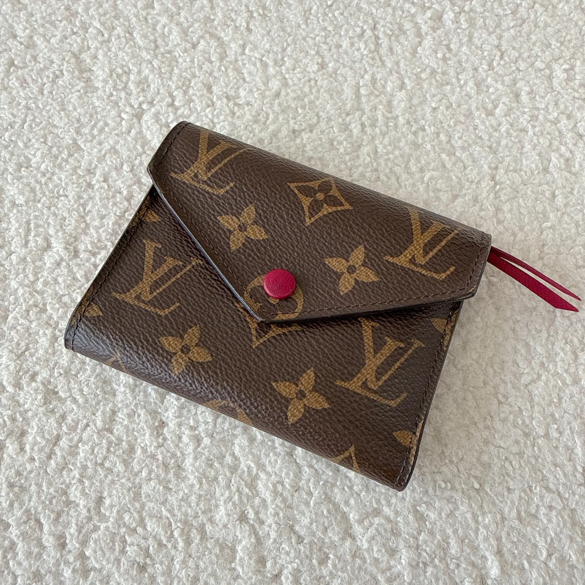 Louis Vuitton LV Victorine Short Wallet Red Bean 1579 Size ONE SIZE - 1 Thumbnail