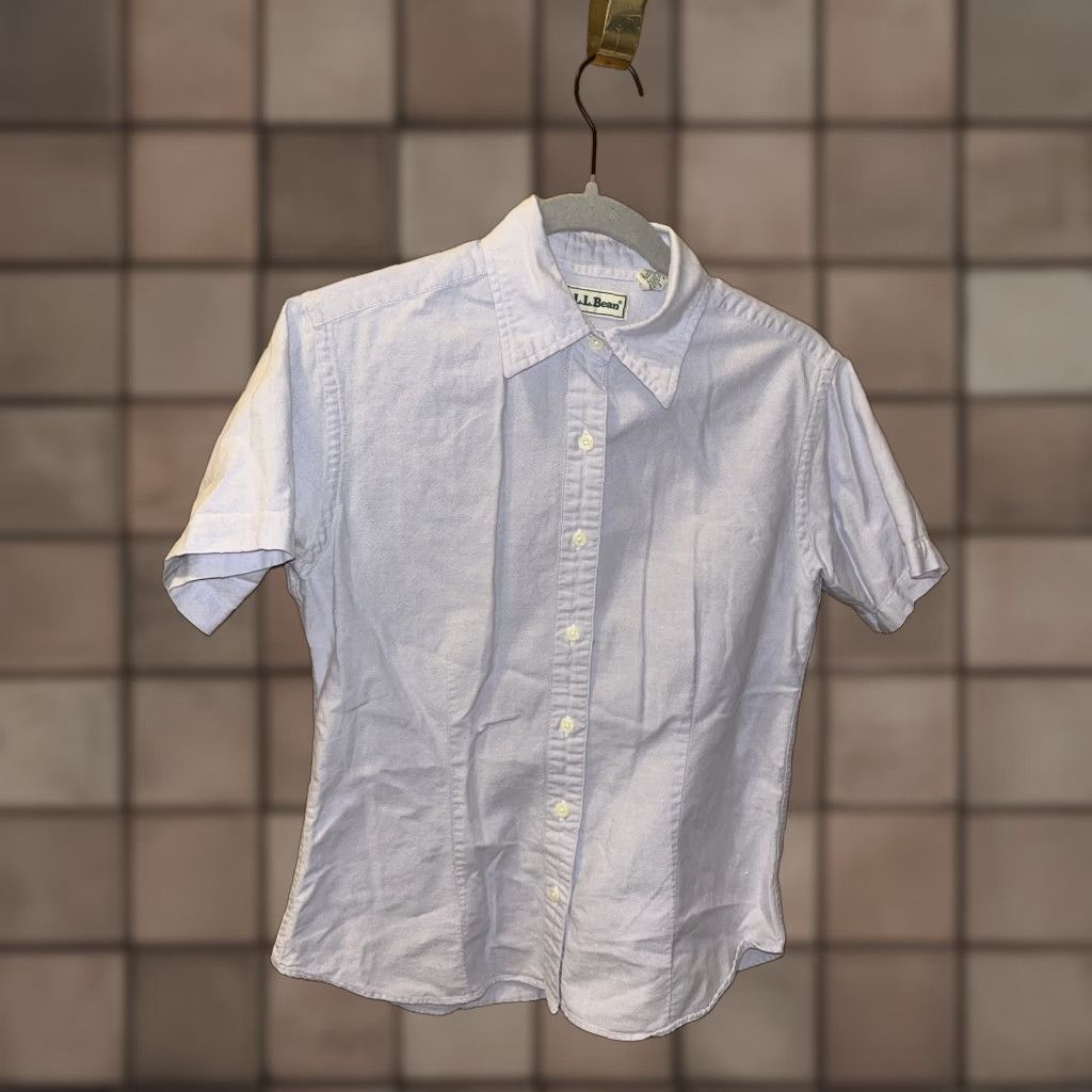 Vintage LL Bean Womens Short Sleeve Button down Blouse Light Blue Size 6 Vintage Size M / US 6-8 / IT 42-44 - 1 Thumbnail