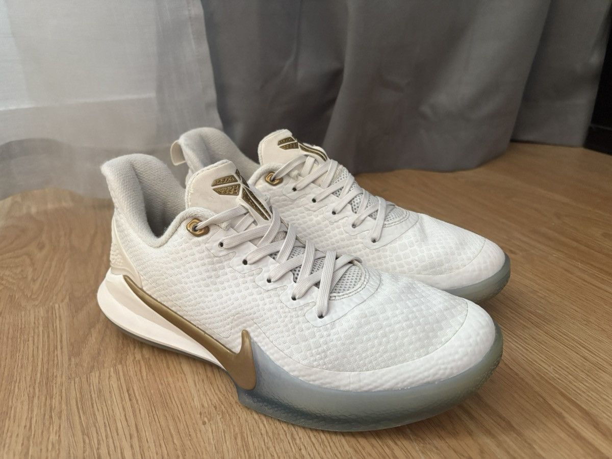 Nike Nike Kobe Mamba Focus Metallic Gold Size US 6 / EU 39 - 1 Thumbnail