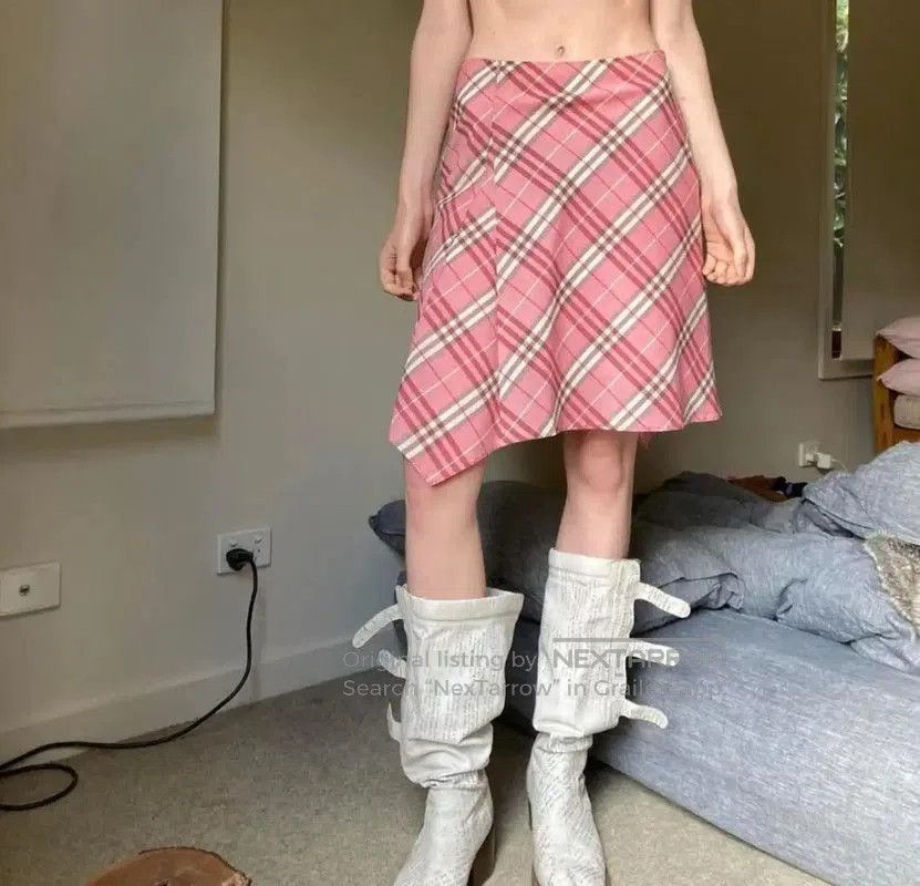 Burberry Burberry Pink Checked Wool Blend Skirt. Size 23" - 1 Thumbnail