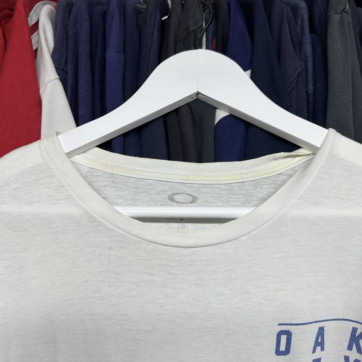 Oakley VTG Oakley T-shirts Big Logo Size L 00s Gore-crop Size US L / EU 52-54 / 3 - 7 Thumbnail