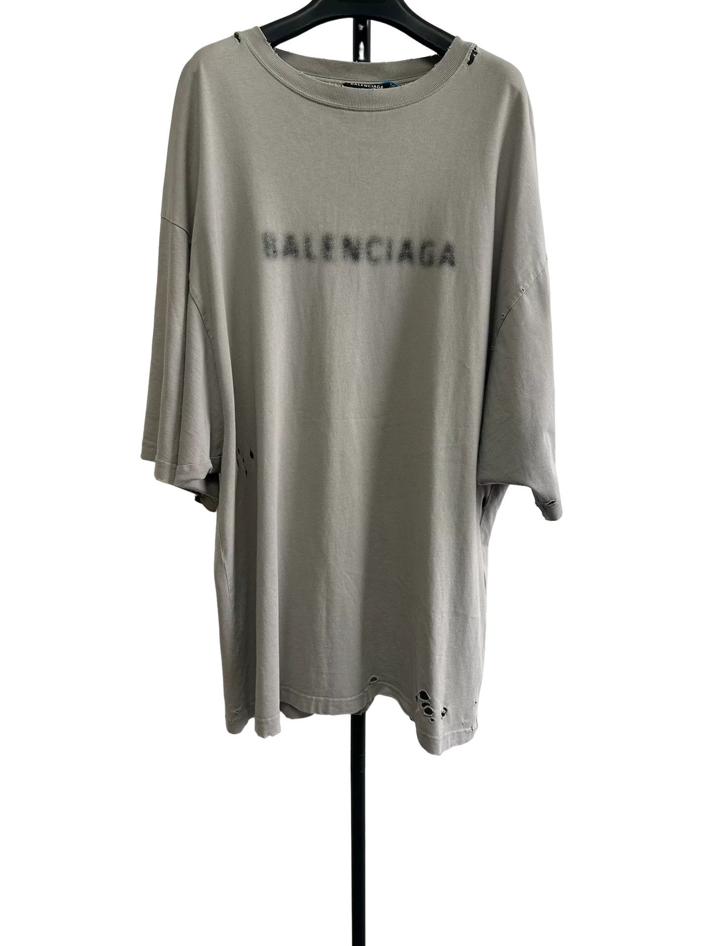 Balenciaga Balenciaga Distressed Spray Logo T-Shirt Size S Size US S / EU 44-46 / 1 - 1 Thumbnail