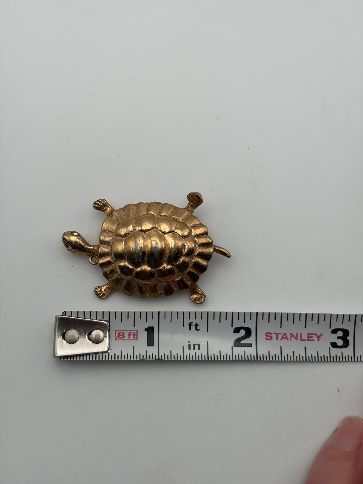 Stormy Kromer Vintage Gold-tone Kramer signed Turtle Brooch Size ONE SIZE - 5 Thumbnail
