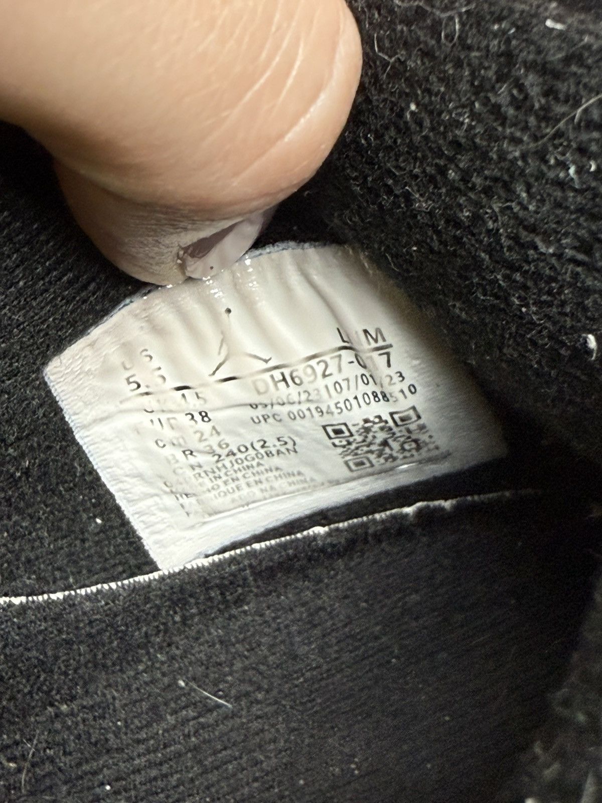 Jordan Brand Nike Air Jordan 4 Retro Thunder Black White Yellow 2023 5,5 Size US 7 / IT 37 - 20 Thumbnail