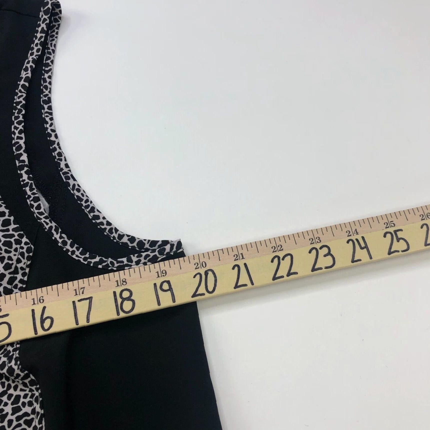 Vintage VINTAGE Weekends By Chico's 2 MINT Black Womens Full Zip Cheetah All Over Print Vest Size XS / US 0-2 / IT 36-38 - 6 Thumbnail
