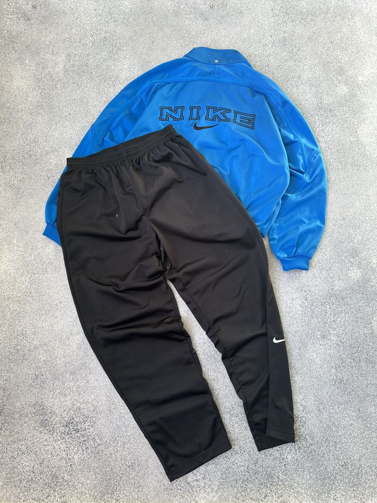 Nike Vintage Nike Blue&Black Tracksuit XS size Youth L (12-14) Size US XS / EU 42 / 0 - 1 Thumbnail