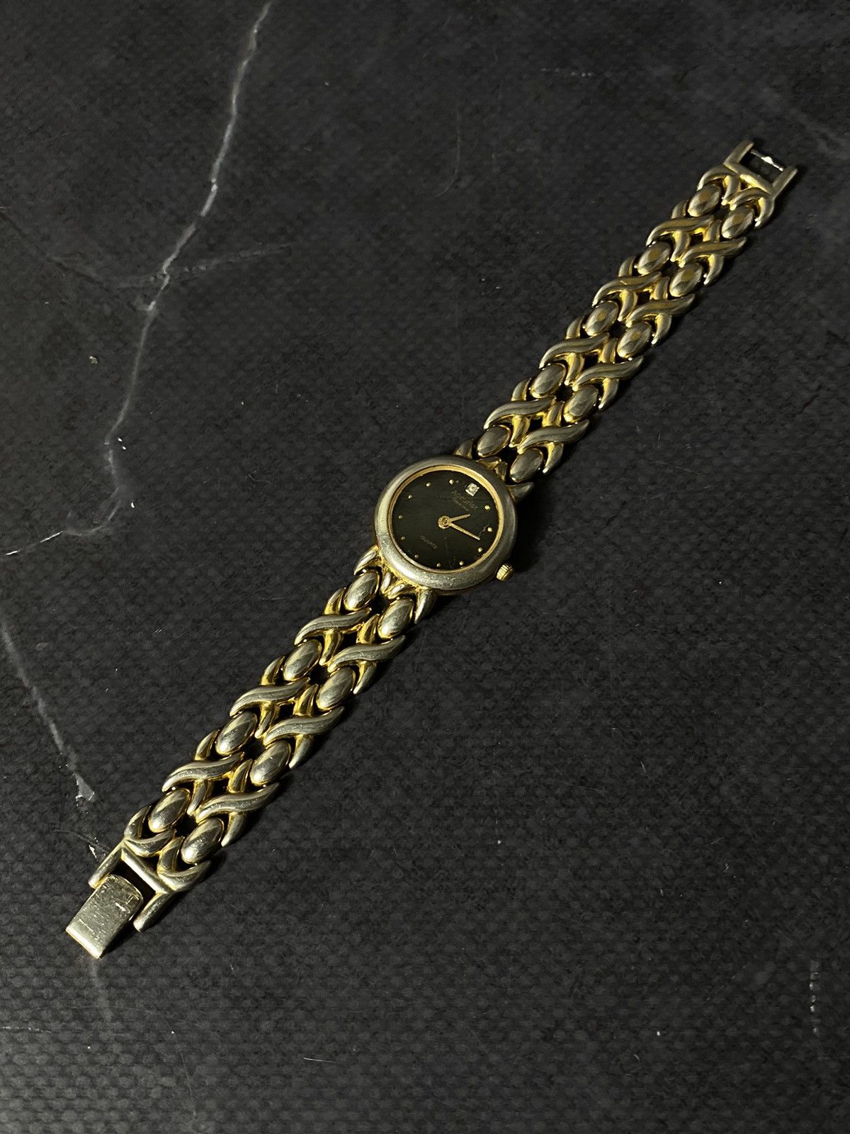 Japanese Brand Vintage Accurist Diamond Watch Size ONE SIZE - 1 Thumbnail