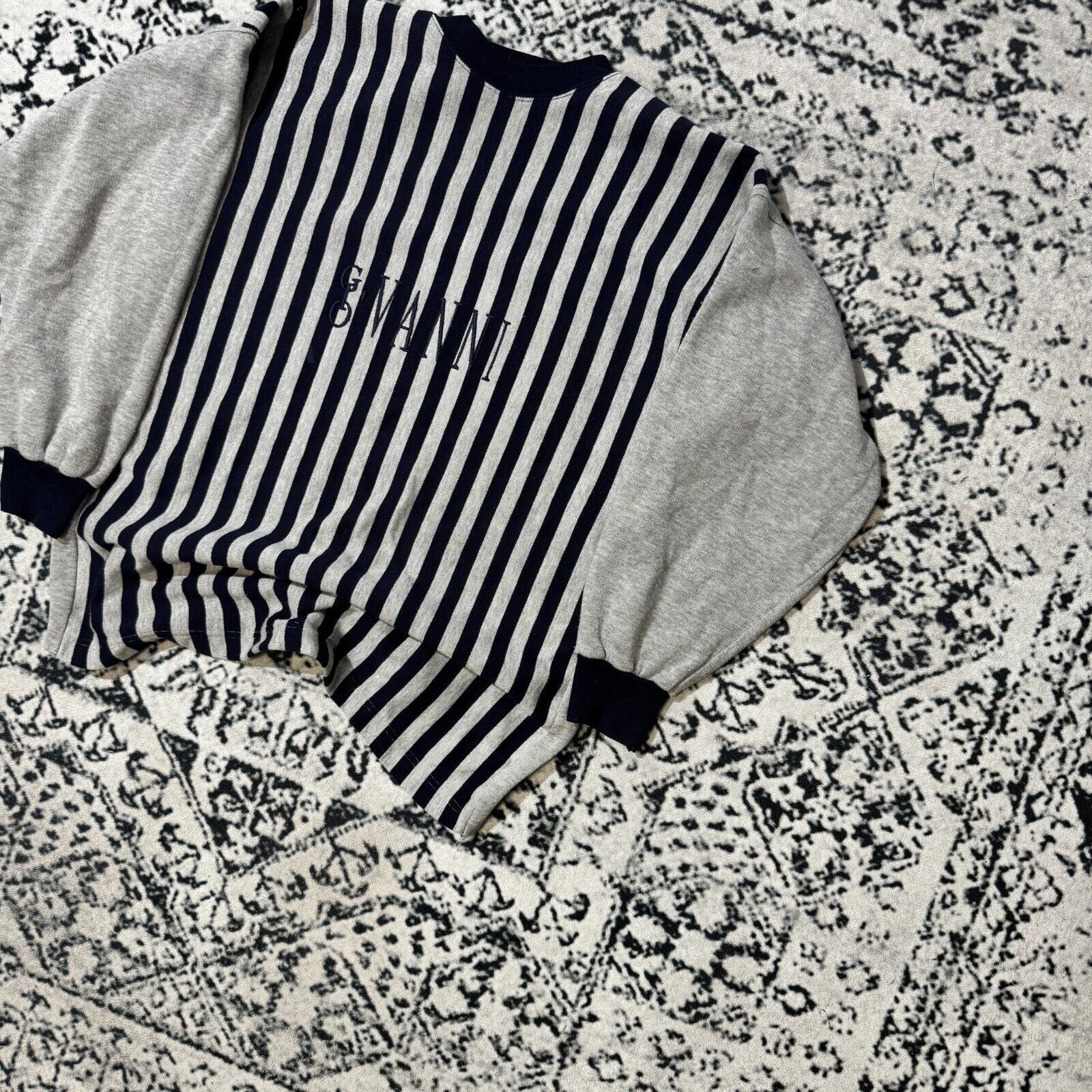 Vintage Vintage Giovanni Gray Black Cotton Crewneck Size M Striped Size US M / EU 48-50 / 2 - 2 Thumbnail