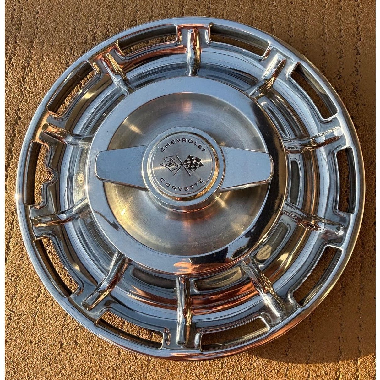Chevrolet 1959-62 CHEVROLET CORVETTE HUBCAP WHEEL COVER VINTAGE Size 28 - 1 Thumbnail