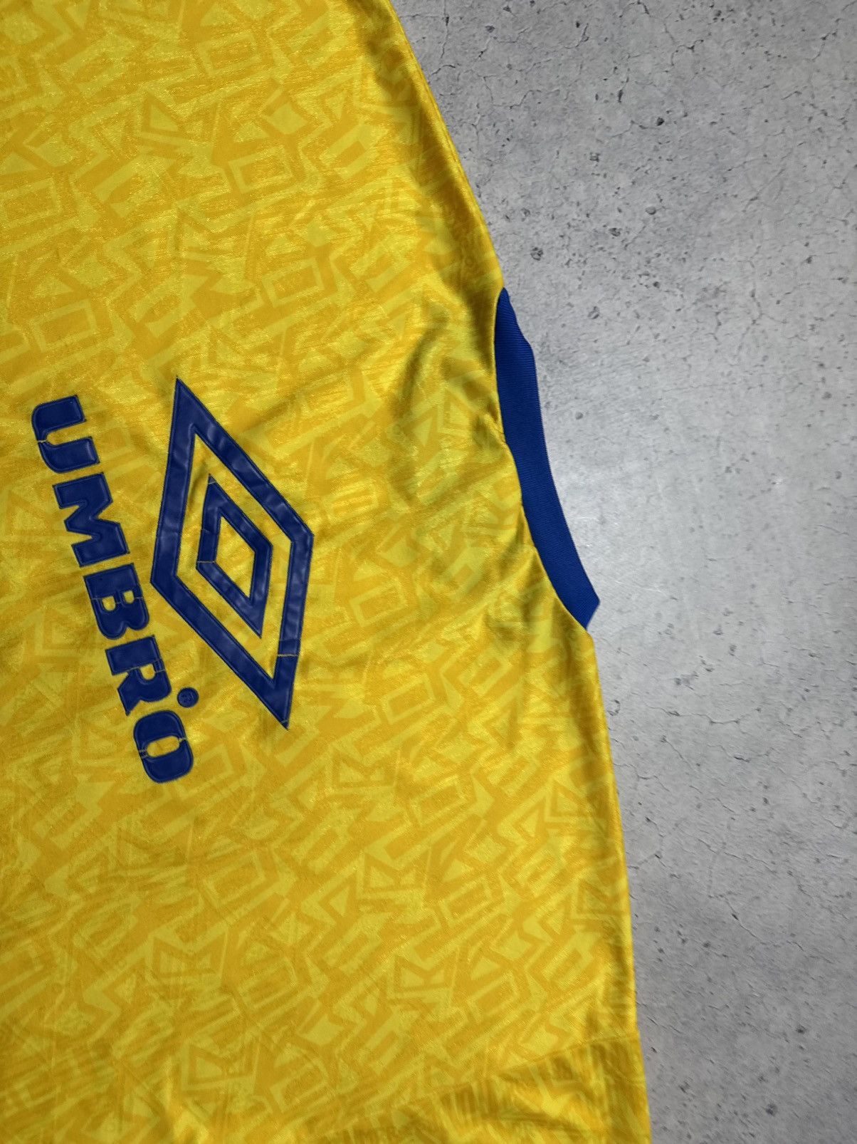 Umbro Umbro Vintage 90’s Jersey Shirt Big Logo Monogram Size US XXL / EU 58 / 5 - 6 Thumbnail