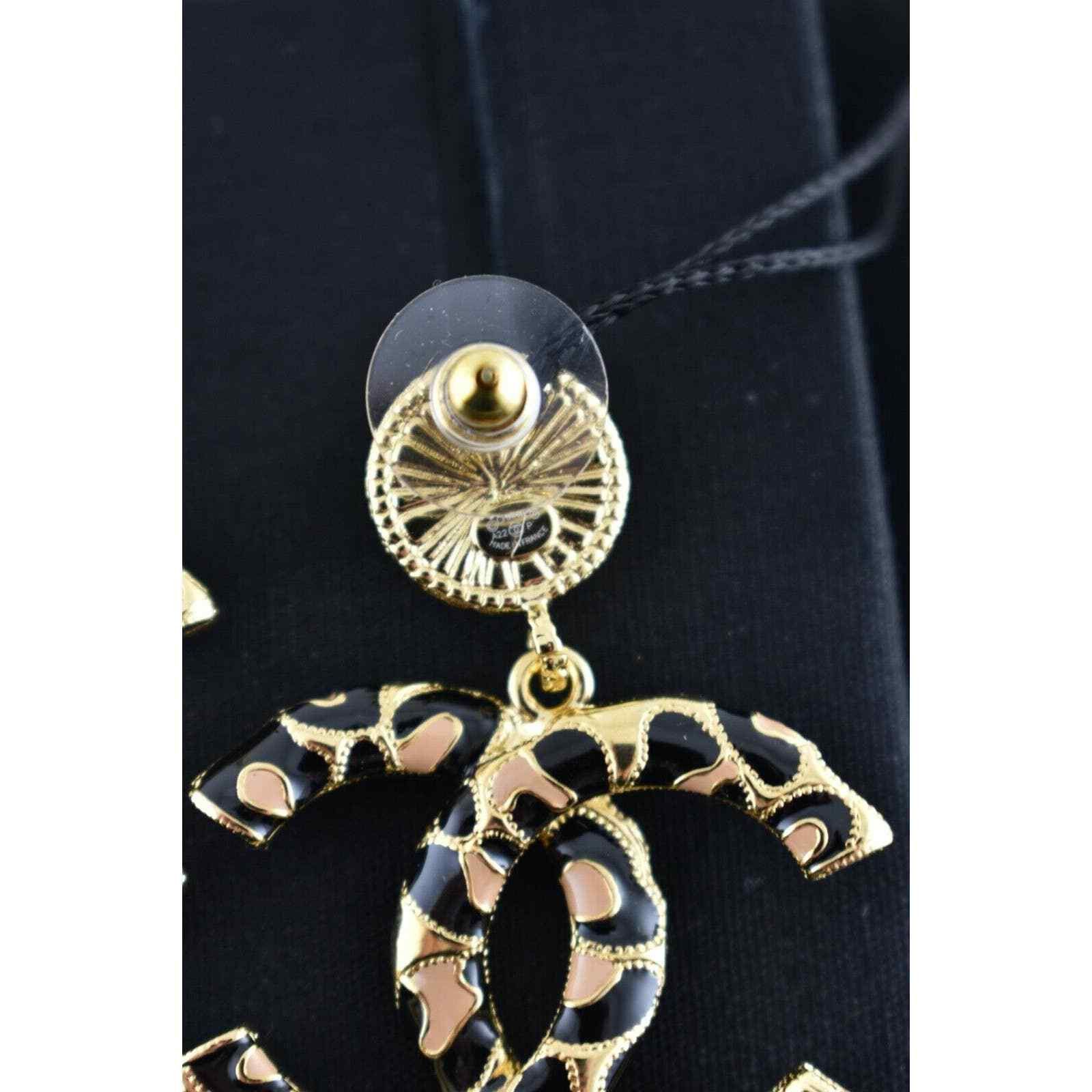 Chanel Chanel Gold Beige Pearl CC Dangle Drop Statement Earring Size ONE SIZE - 12 Thumbnail