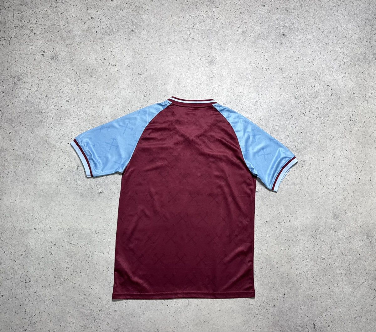 Umbro Umbro FC West Ham United 2023/2024 Soccer Jersey New Size US L / EU 52-54 / 3 - 2 Thumbnail