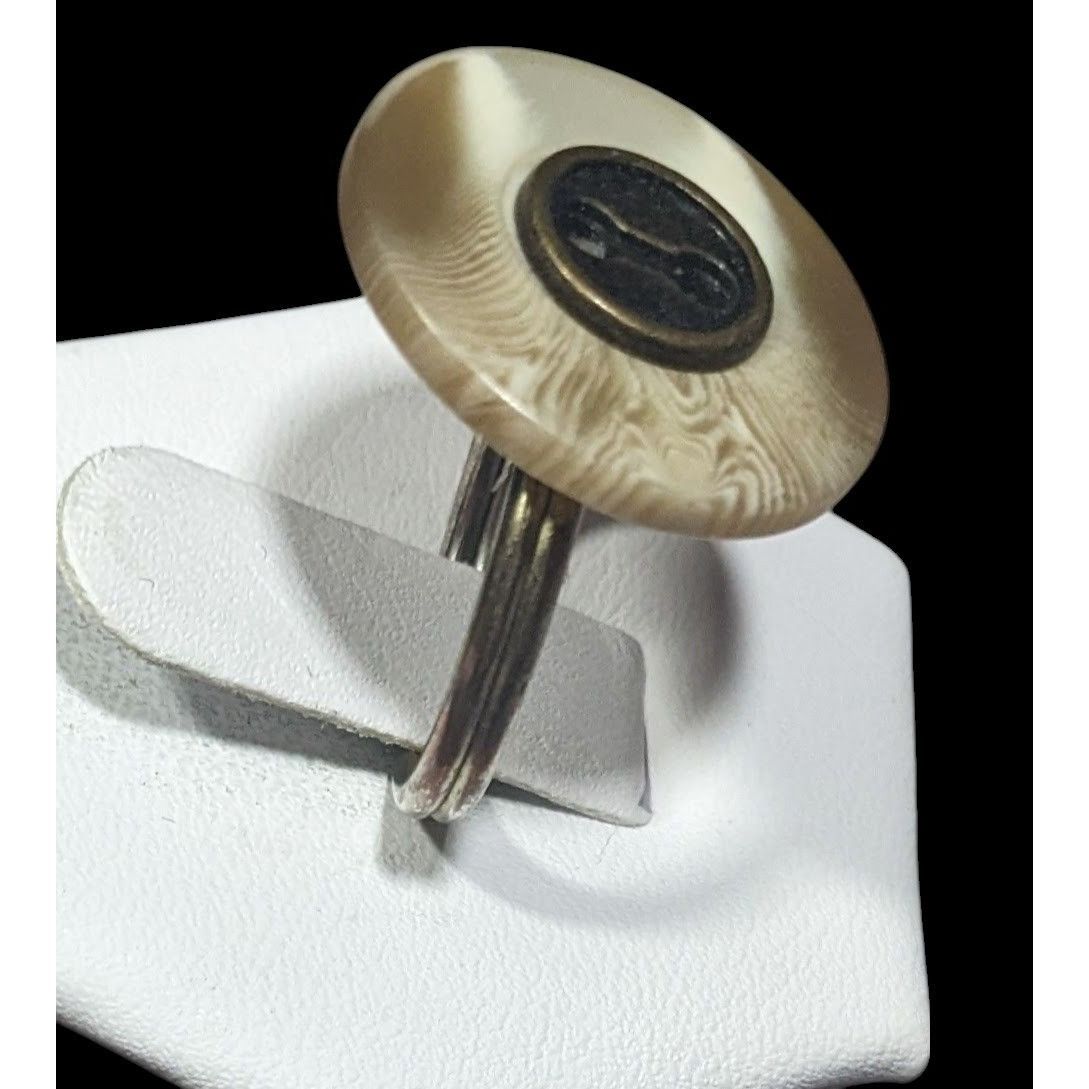 Other Handmade Upcycled Tan Button Ring Size 6 Size ONE SIZE - 2 Thumbnail