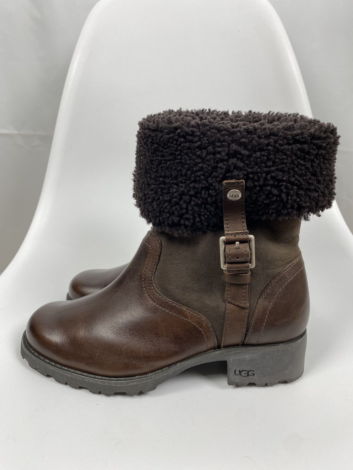 Ugg UGG Australia Genuine Leather Boots Fut Trim size 38 Size US 7 / IT 37 - 4 Thumbnail