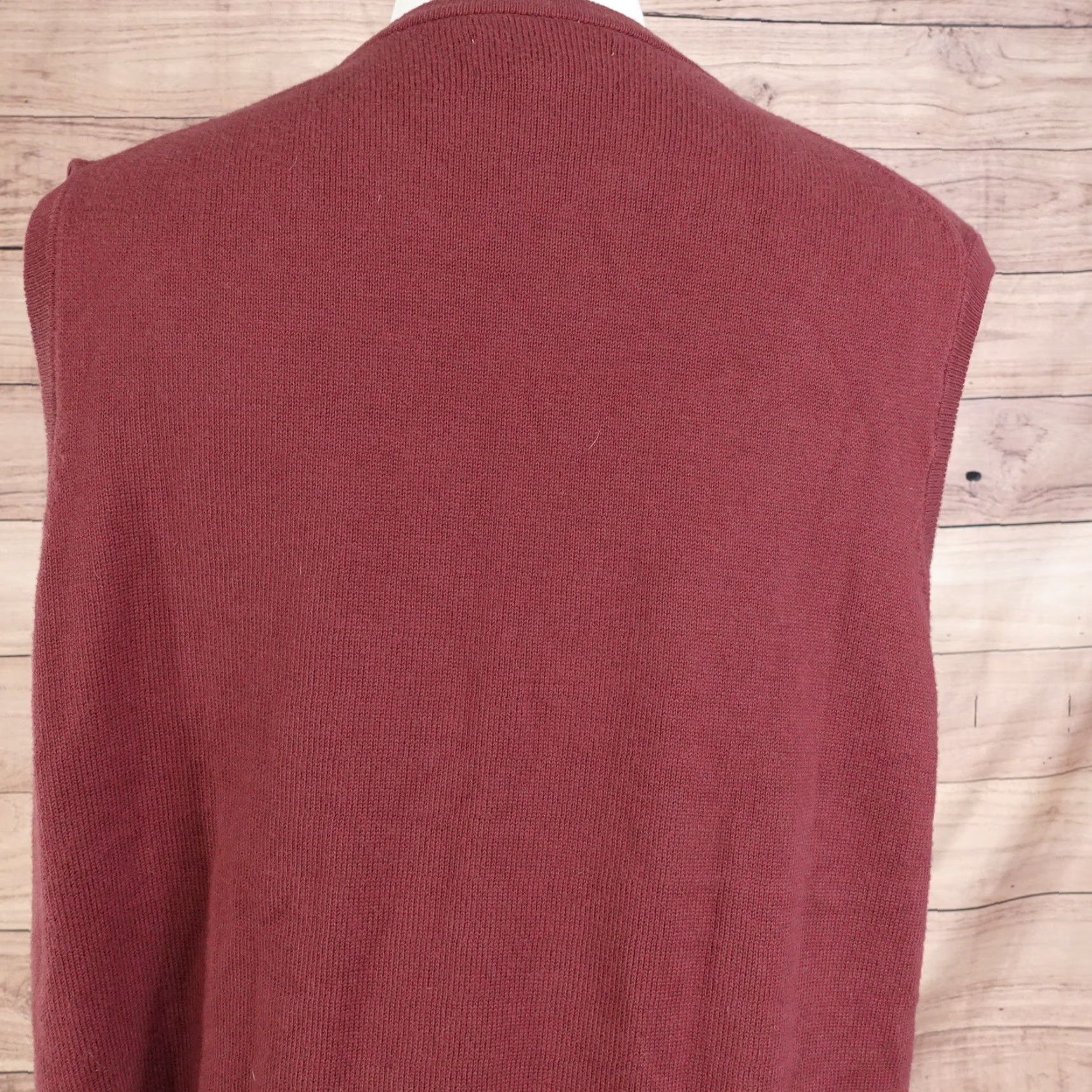 CO Duluth Trading Co V-Neck Sleeveless Sweater Vest Mens Large Red Cotton Nylons Casual 2020s Size US L / EU 52-54 / 3 - 4 Thumbnail