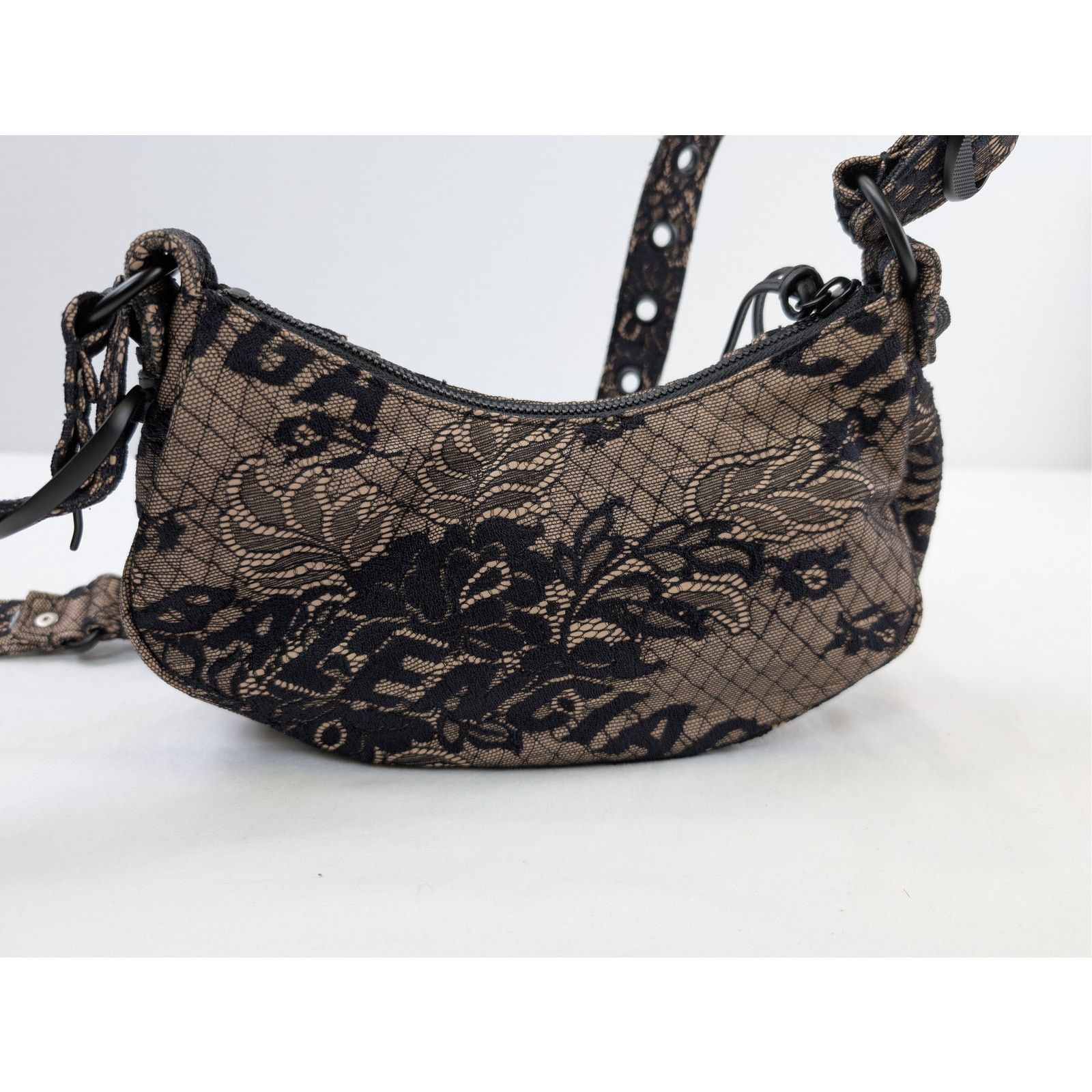 Balenciaga o1rshd1 Size: OS / Le Cagole Bag in Brown Size ONE SIZE - 5 Thumbnail