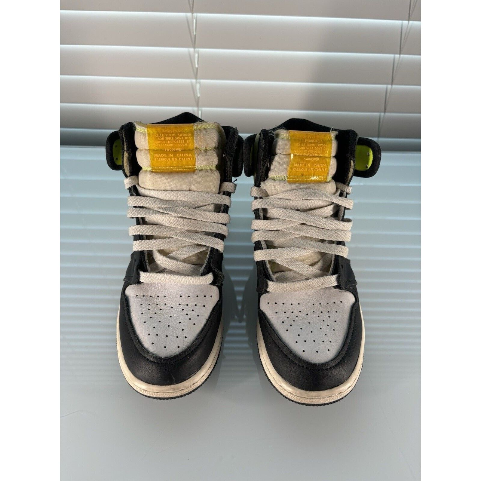 Nike Nike Air Jordan High Og Volt Gold Size US 5 / EU 37 - 2 Thumbnail