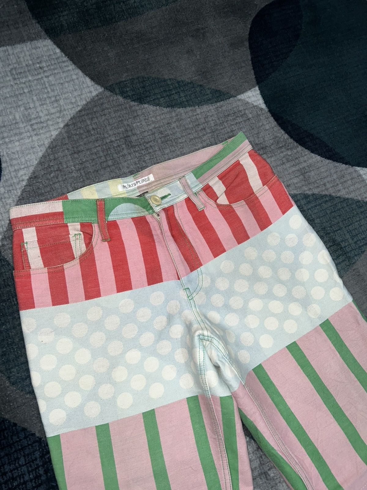 Issey Miyake Rare! 2000s Pleats Please - Mixed Print Pop Art Short Size US 28 / EU 44 - 1 Thumbnail