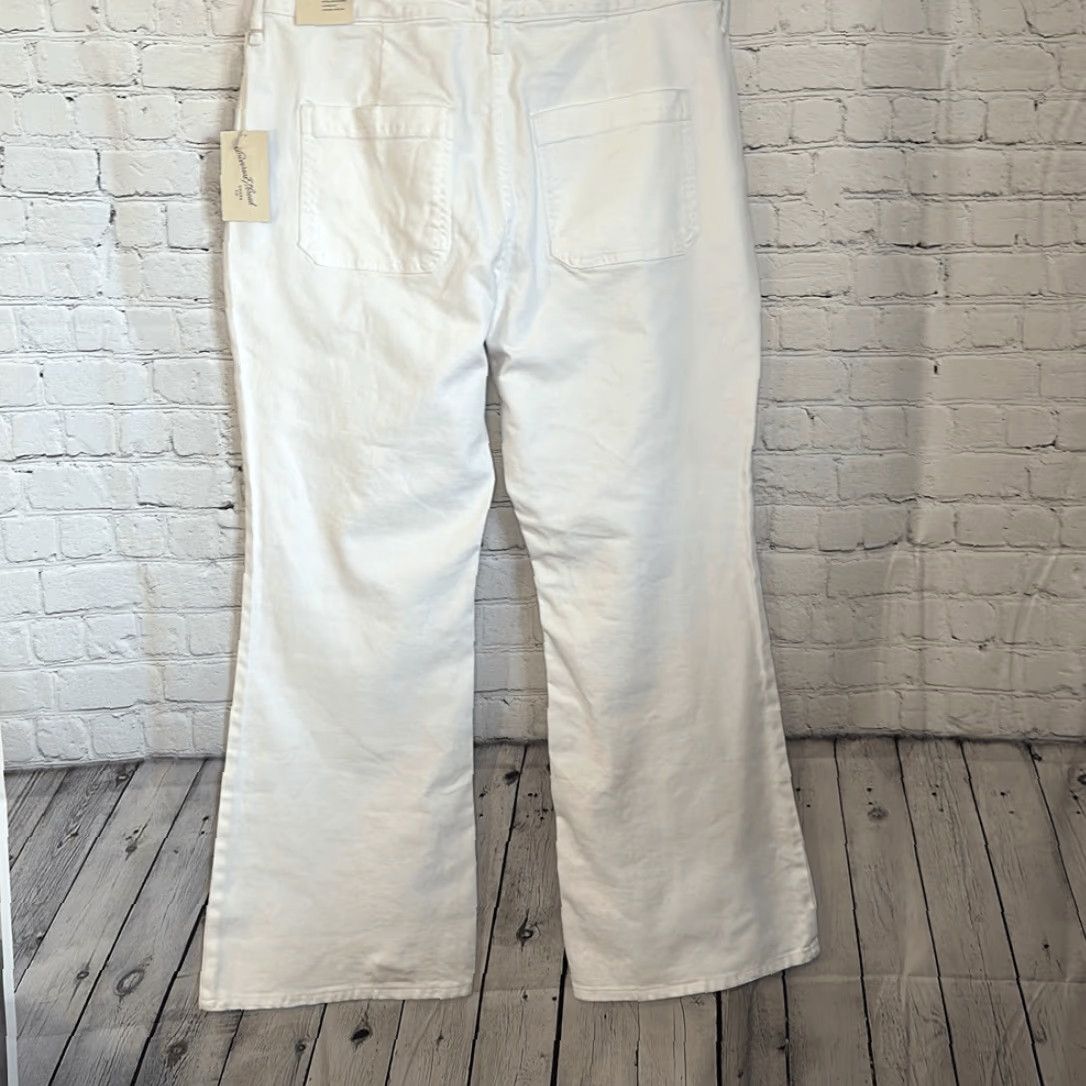 Vintage VINTAGE Universal Thread White High rise Flare Pants Women 16 White Flare Jeans 16 Womens Size 38" / US 16 / IT 52 - 6 Thumbnail