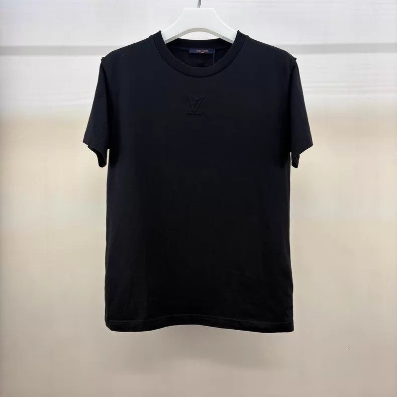 Louis Vuitton Louis Vuitton Black Embossed Logo T-Shirt Size US M / EU 48-50 / 2 - 1 Thumbnail