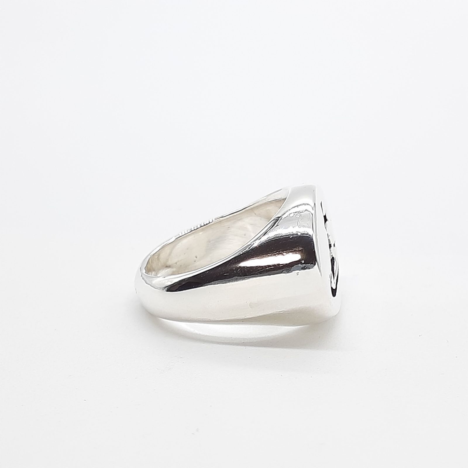 Vivienne Westwood VIVIENNE WESTWOOD Silver Orb Seal Ring XS Size 10 Size ONE SIZE - 5 Thumbnail