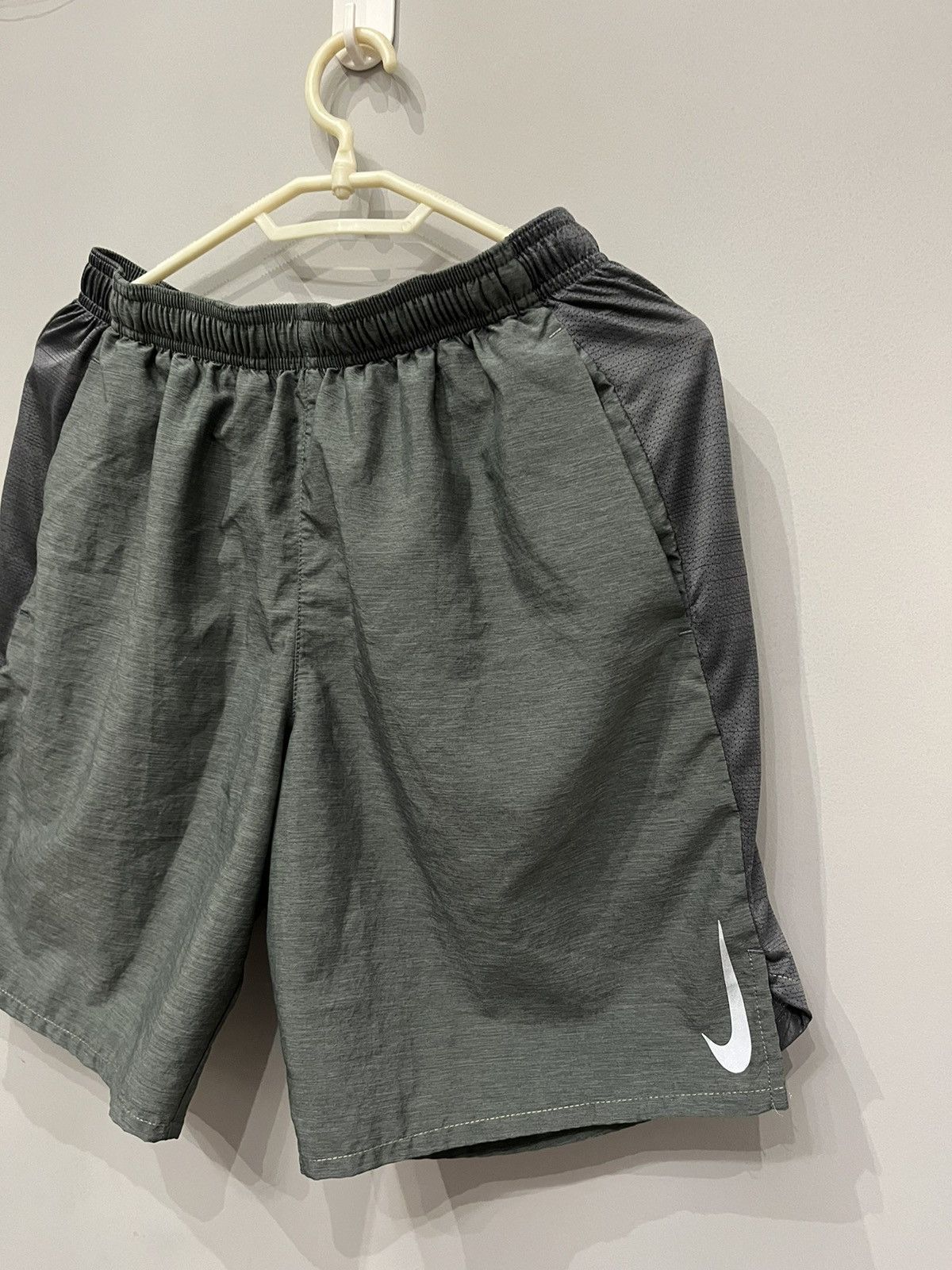 Nike Nike dri fit sport shorts nylon size M Size US 30 / EU 46 - 2 Thumbnail