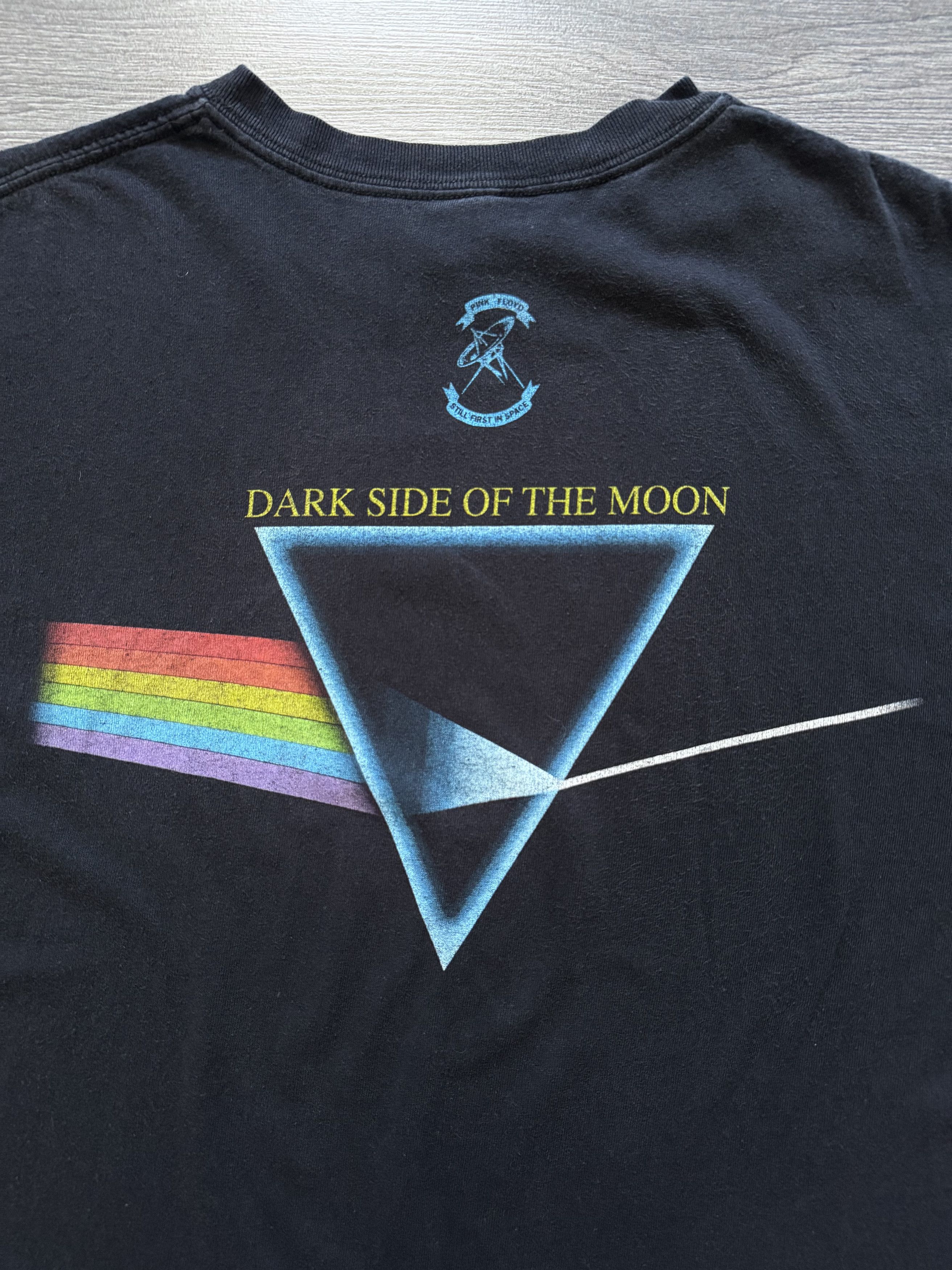 Pink Floyd Vintage 90s Pink Floyd Dark Side of the Moon T-shirt Size US L / EU 52-54 / 3 - 4 Thumbnail