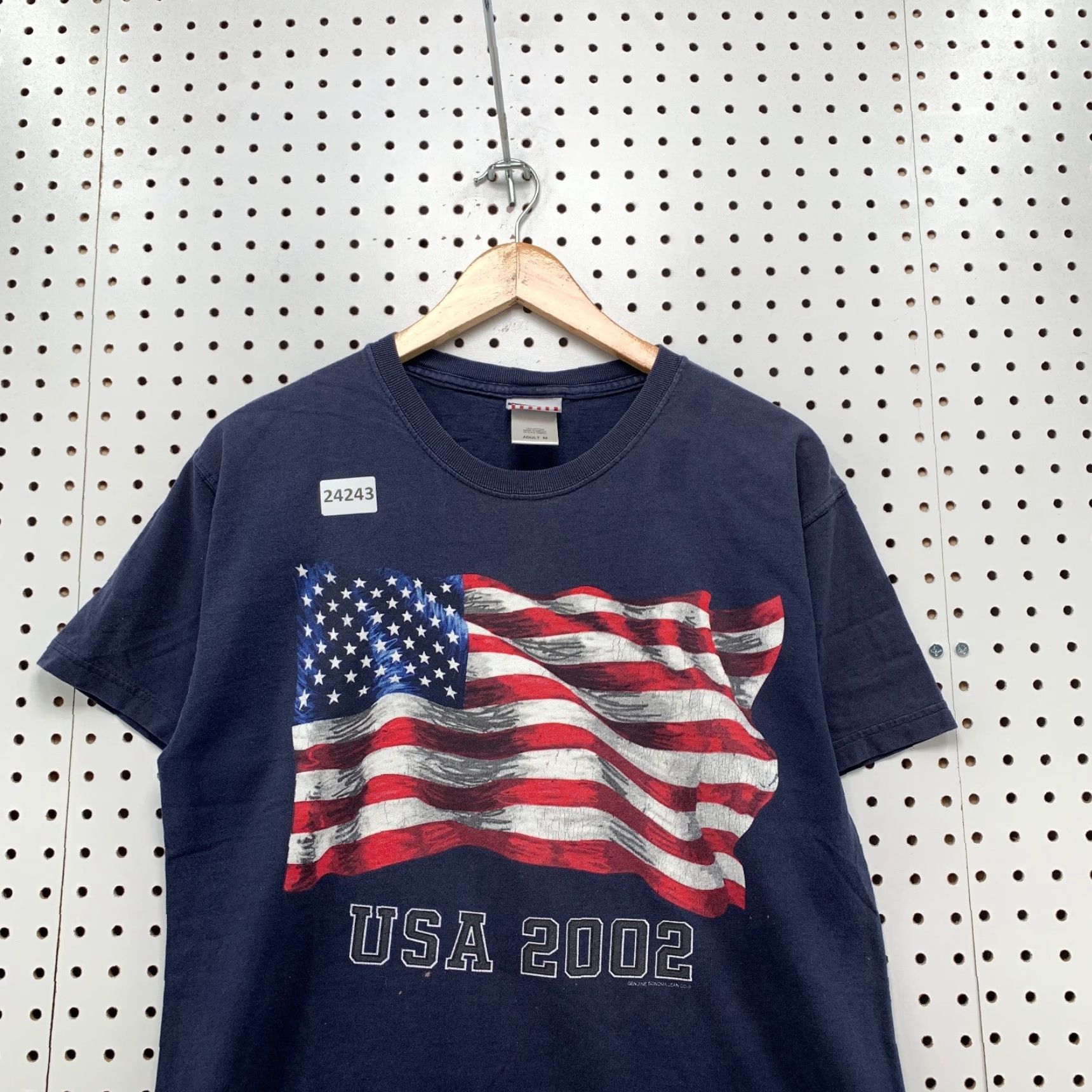 Vintage VINTAGE Sonoma Shirt Navy Blue USA Flag 2002 Graphic Adult Medium 20x26.5 Navy Blue USA Flag 2002 Graphic Men Medium 20x26.5 Size US M / EU 48-50 / 2 - 5 Thumbnail