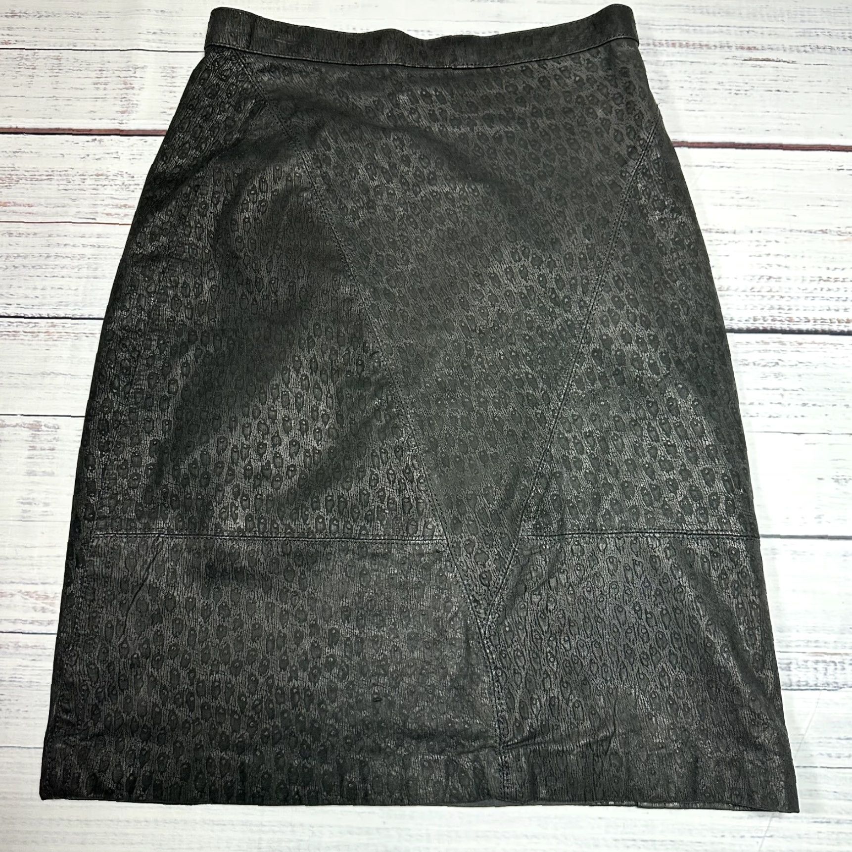 G-III G-III Black Leather Straight Pencil Skirt Knee Length Lined Sz 7/8 Womens Regular Capstone: None Size 28" / US 6 / IT 42 - 3 Thumbnail