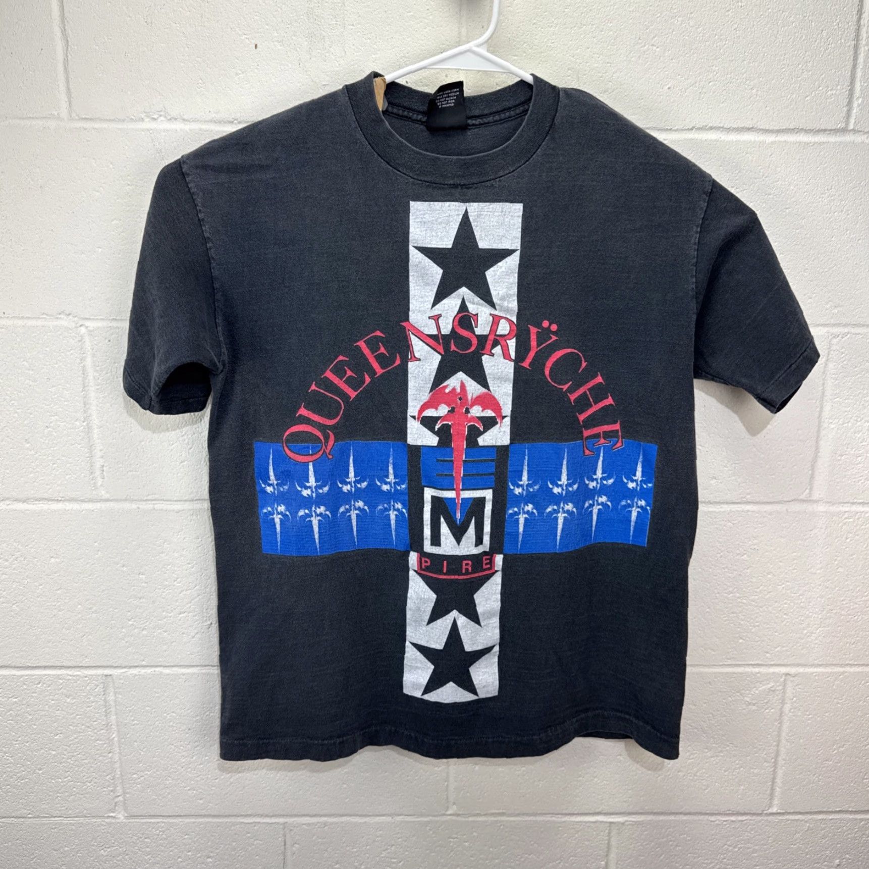Vintage VINTAGE Queensryche Band T-Shirt XL Black 1990s Metal Rock Music Gift Men Size US XL / EU 56 / 4 - 2 Thumbnail