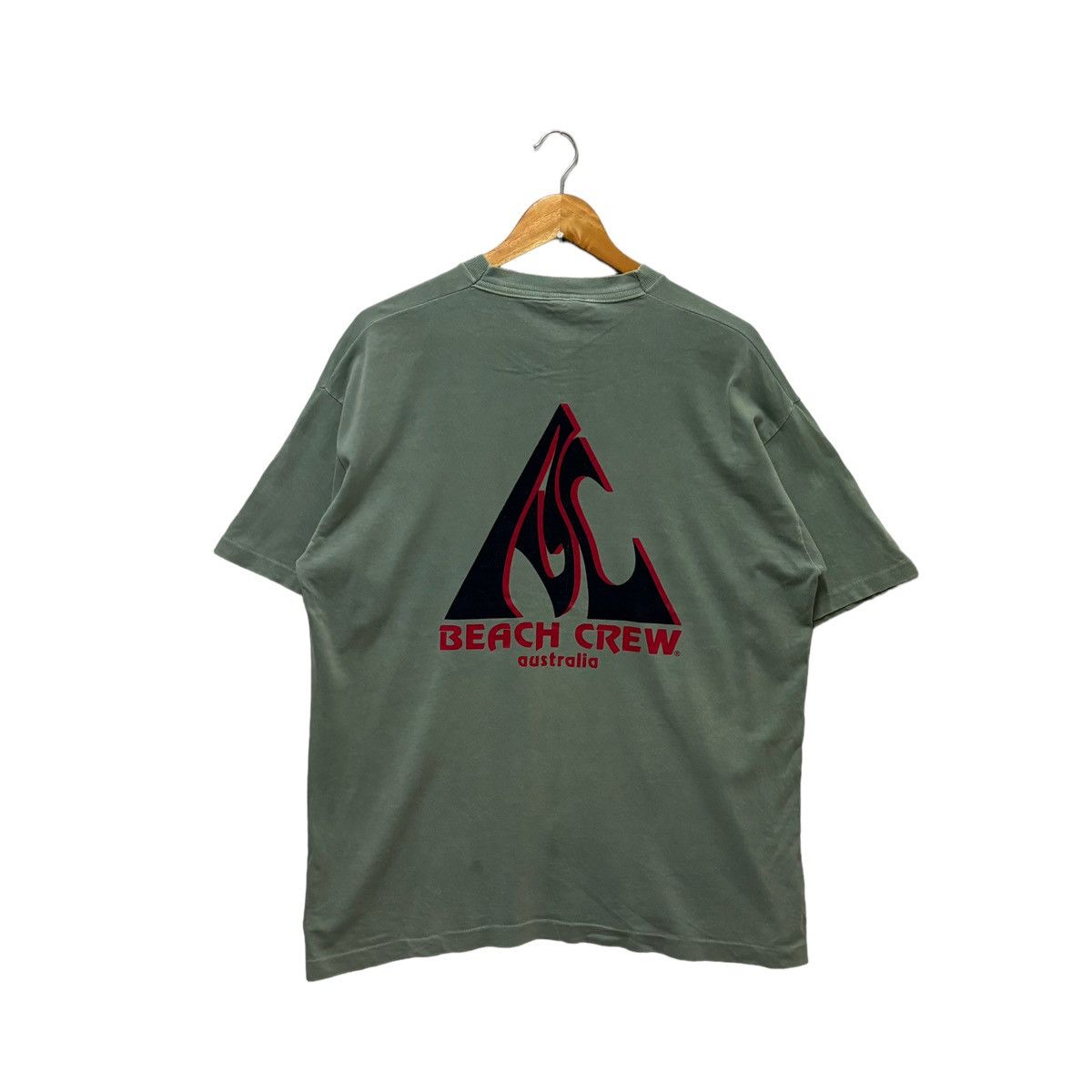 Vintage Vintage Beach Crew Australia Surf Style Tshirt Size US L / EU 52-54 / 3 - 5 Thumbnail