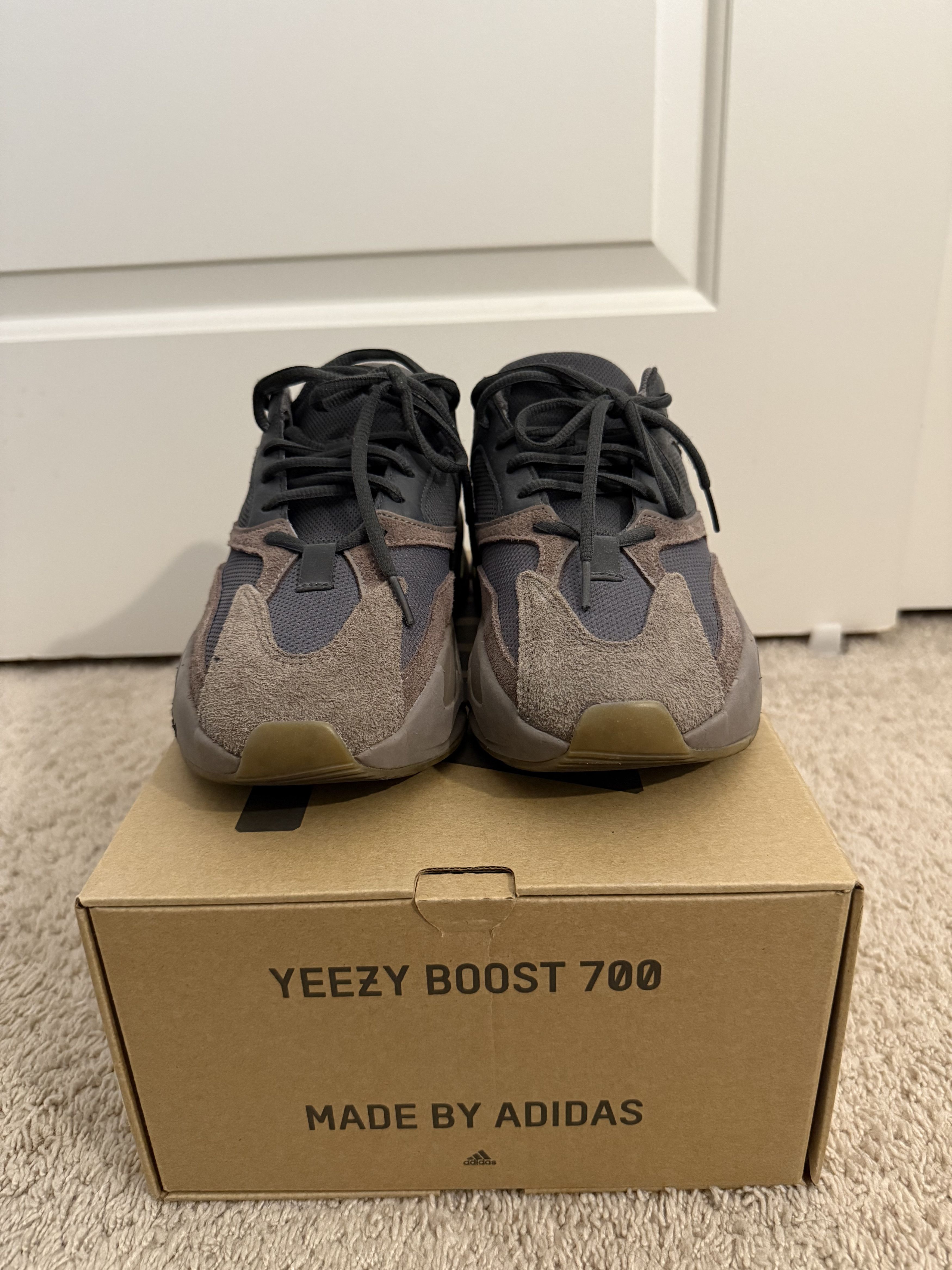 Yeezy Yeezy 700 Mauve Size US 8 / EU 41 - 2 Thumbnail