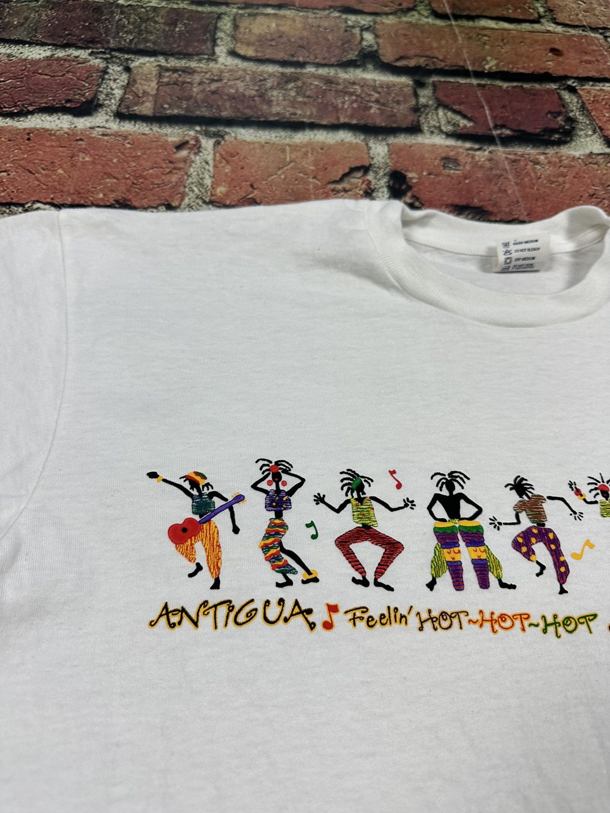 Vintage Antigua Feelin' Hot Hot Hot T-Shirt T-ZERS Beefy Tee Vintage Size US L / EU 52-54 / 3 - 10 Thumbnail