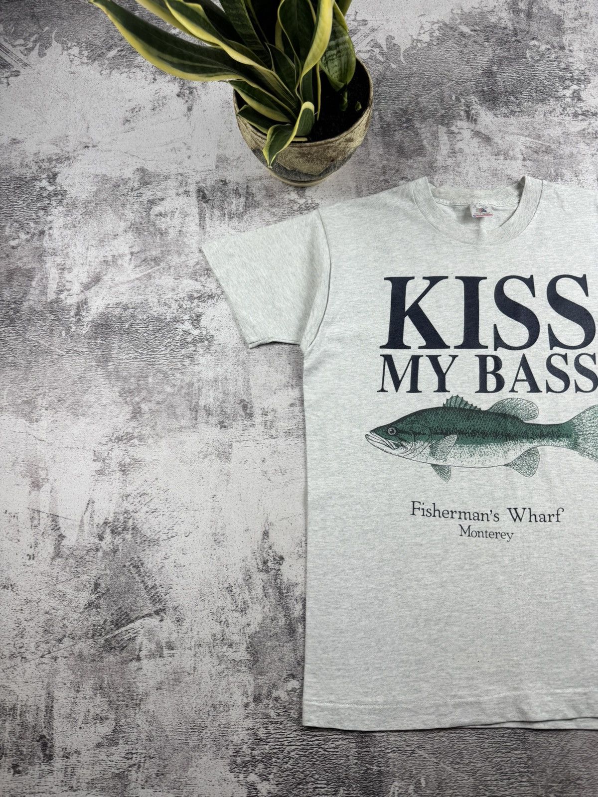 Other Vintage Kiss My Bass 90s Humor Crazy Gray Fisherman Merch Jersey T Shirt Tee Size US L / EU 52-54 / 3 - 2 Thumbnail
